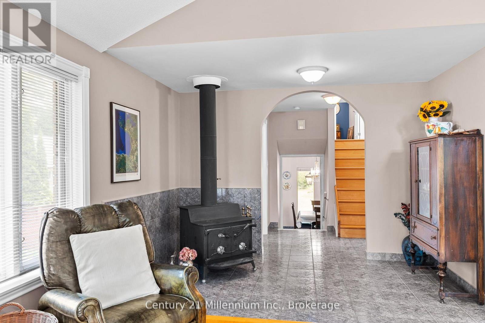 49 32nd Street N, Wasaga Beach, Ontario  L9Z 2C4 - Photo 11 - S12936492