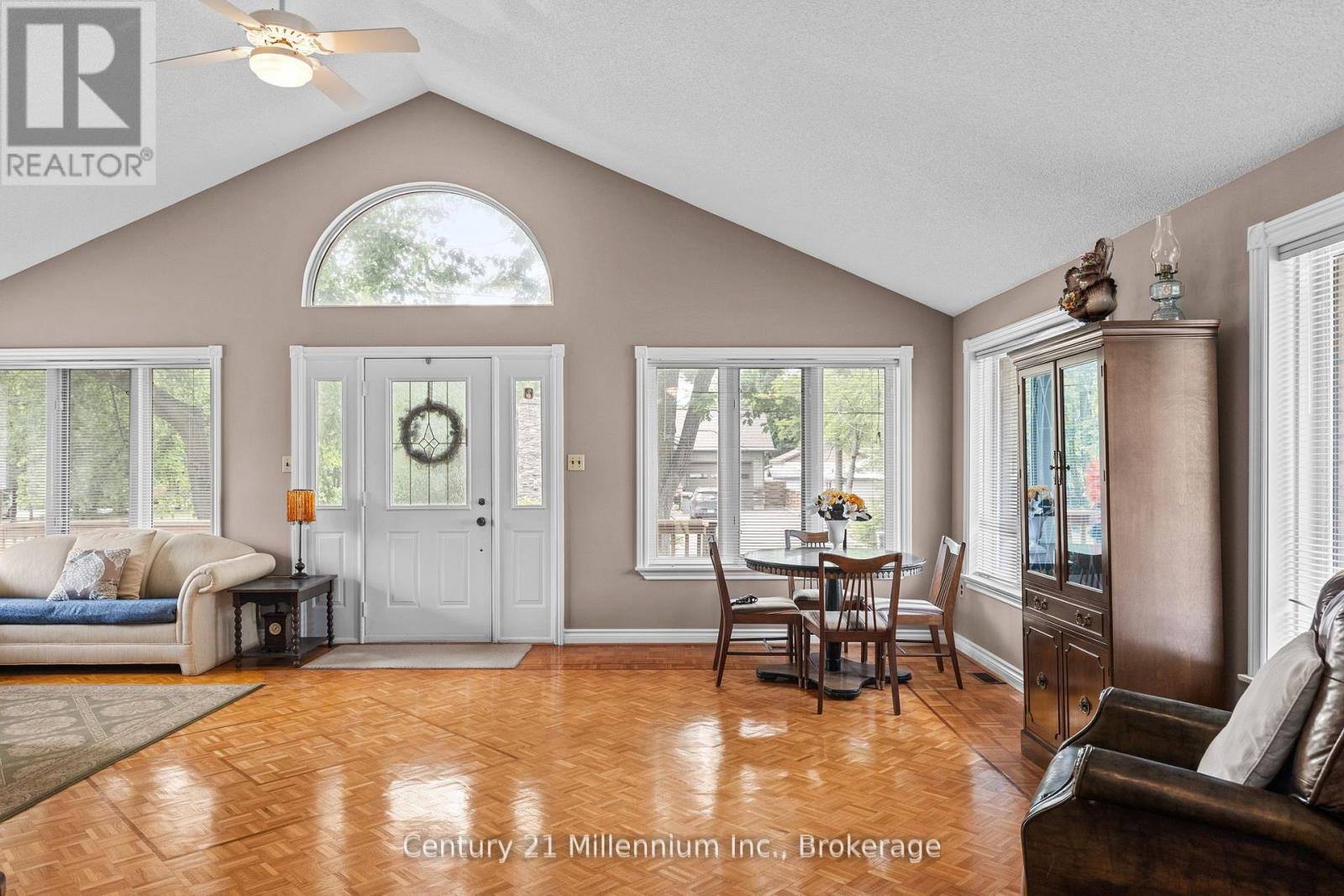 49 32nd Street N, Wasaga Beach, Ontario  L9Z 2C4 - Photo 6 - S12936492