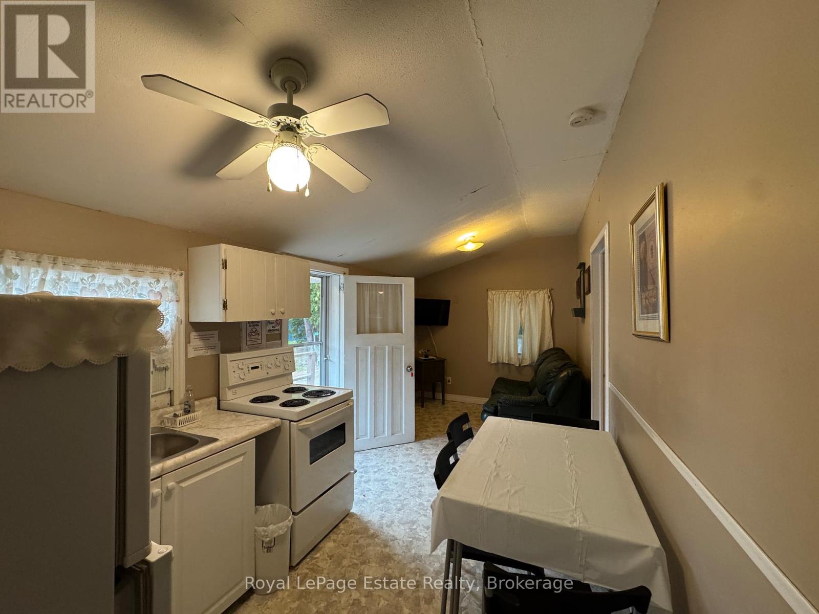 104 Third Avenue N, South Bruce Peninsula, Ontario  N0H 2G0 - Photo 14 - X12936592