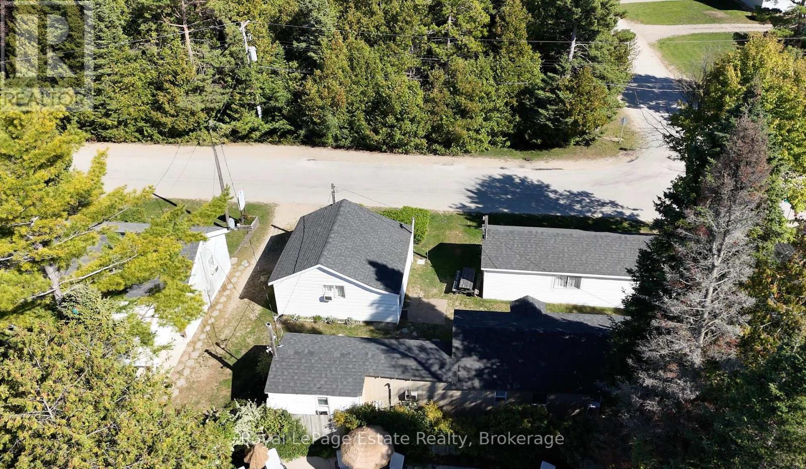 104 Third Avenue N, South Bruce Peninsula, Ontario  N0H 2G0 - Photo 27 - X12936592