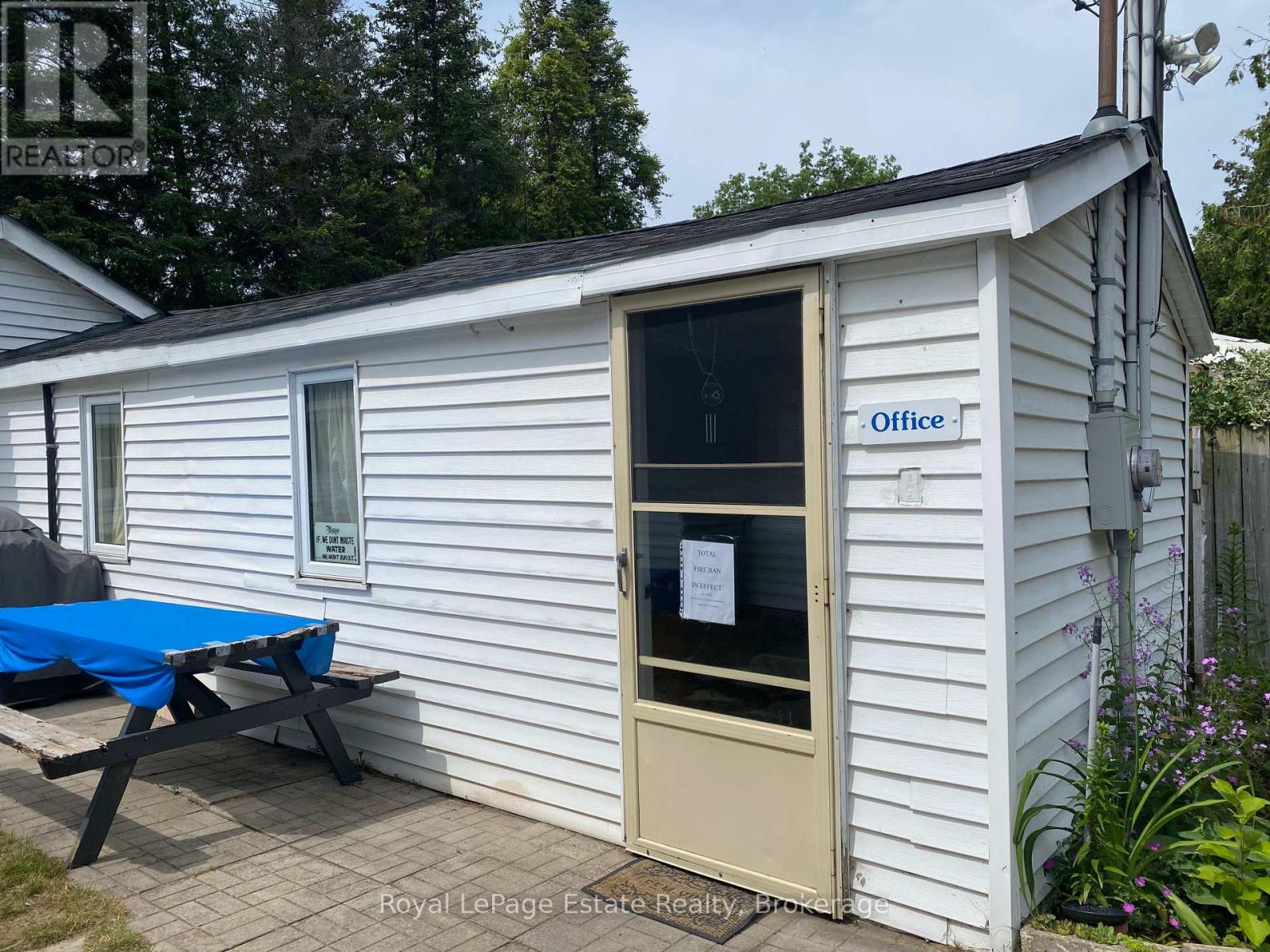 104 Third Avenue N, South Bruce Peninsula, Ontario  N0H 2G0 - Photo 9 - X12936592