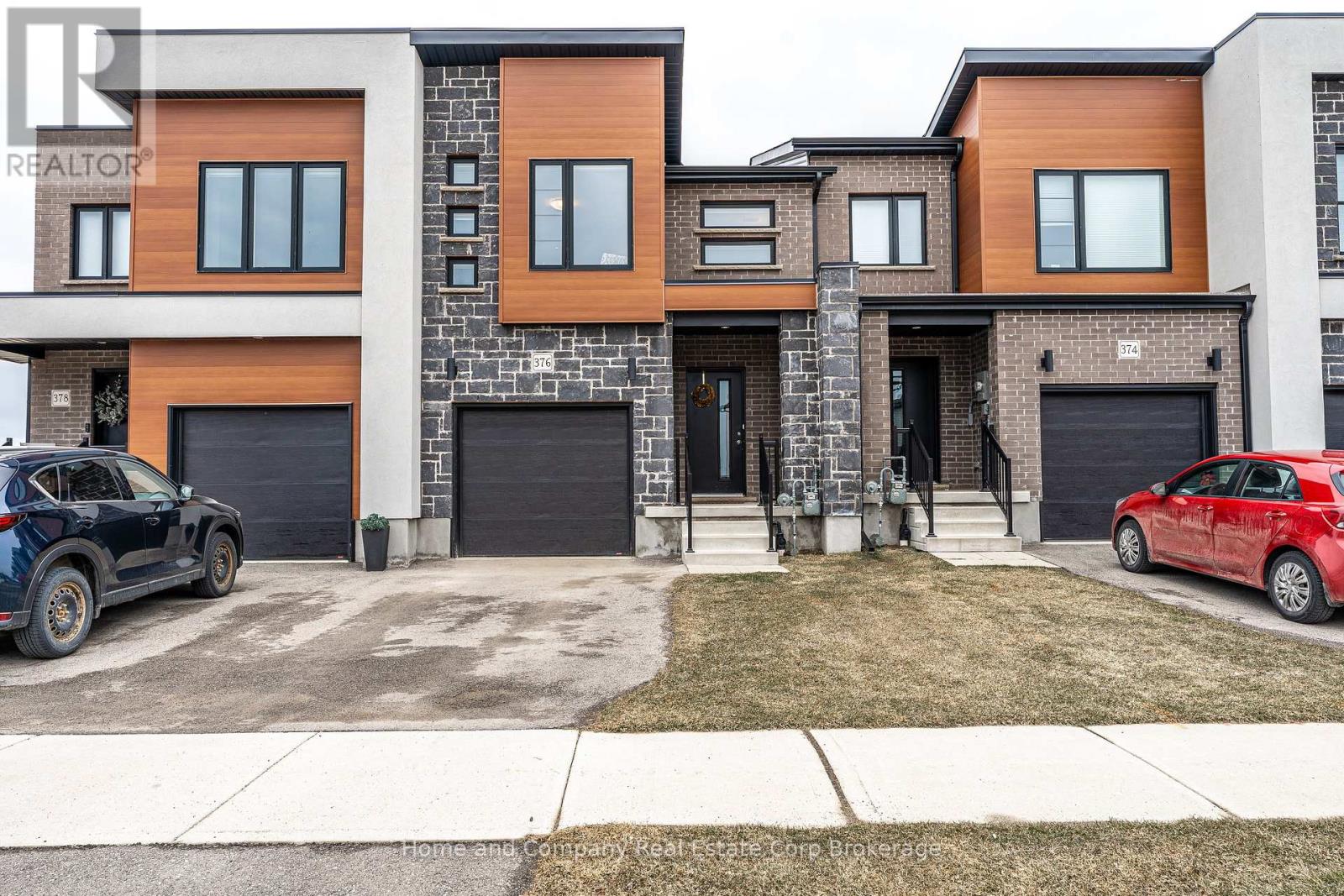 376 Bradshaw Drive, Stratford, Ontario  N5A 0K2 - Photo 2 - X12936648