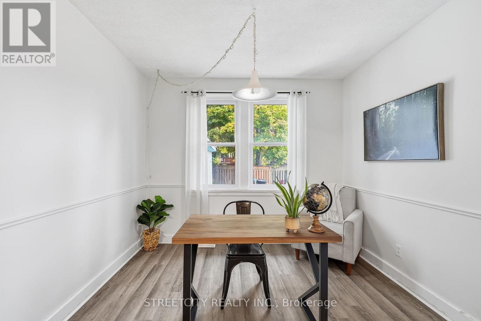 8 Bellevue Avenue, London South, Ontario  N6C 4A5 - Photo 10 - X12776938