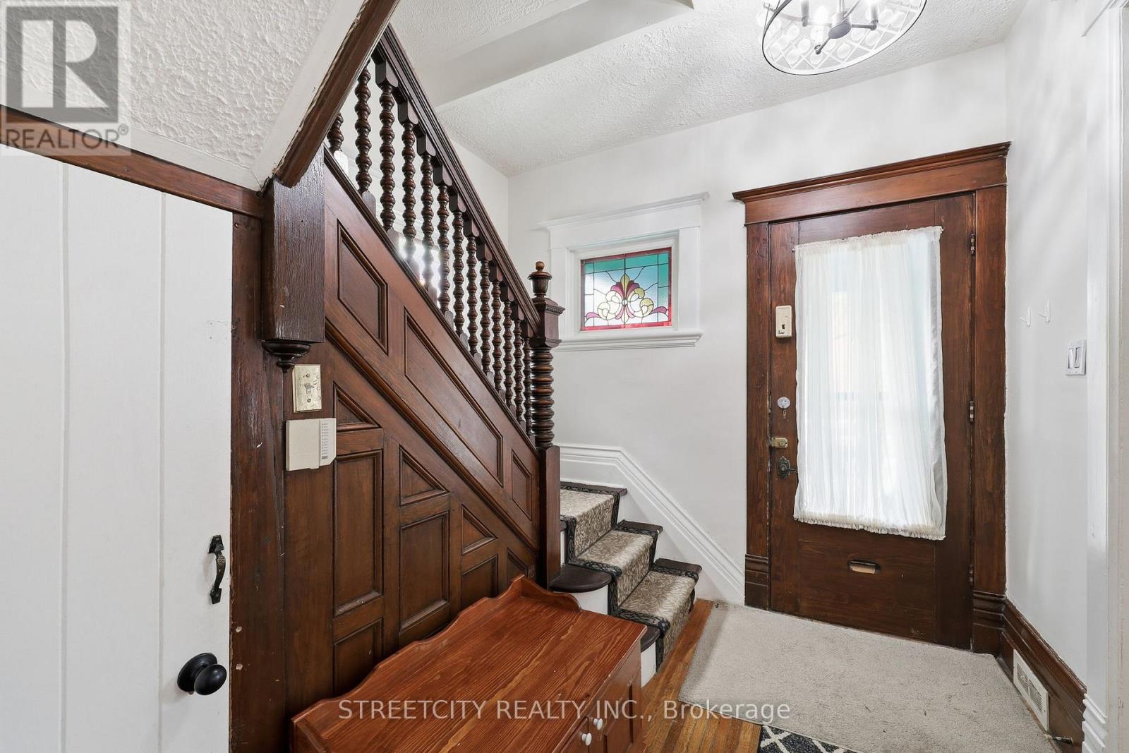 Photo 3 of 19 for 8 Bellevue Avenue