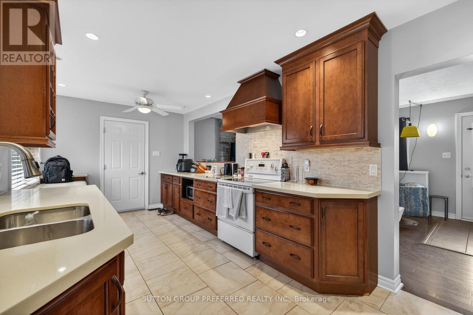 193 David Street, Thames Centre, Ontario  N0L 1G1 - Photo 11 - X12927192