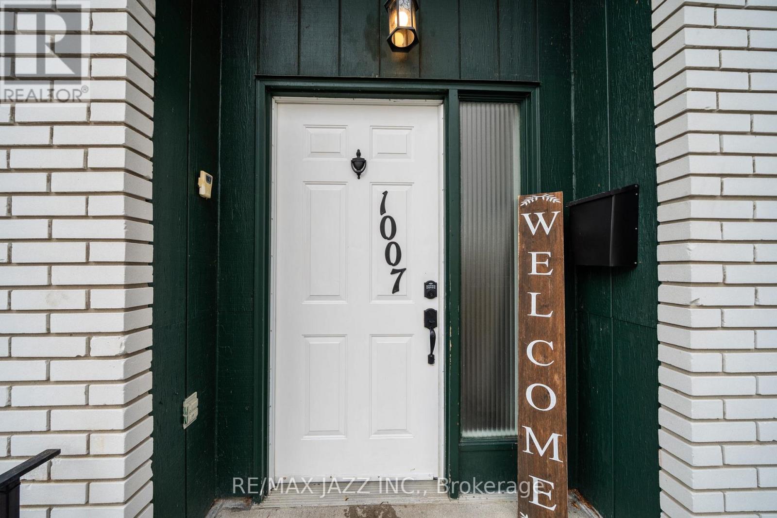 1007 Cardinal Court, Oshawa, Ontario  L1G 6Y3 - Photo 3 - E12936516