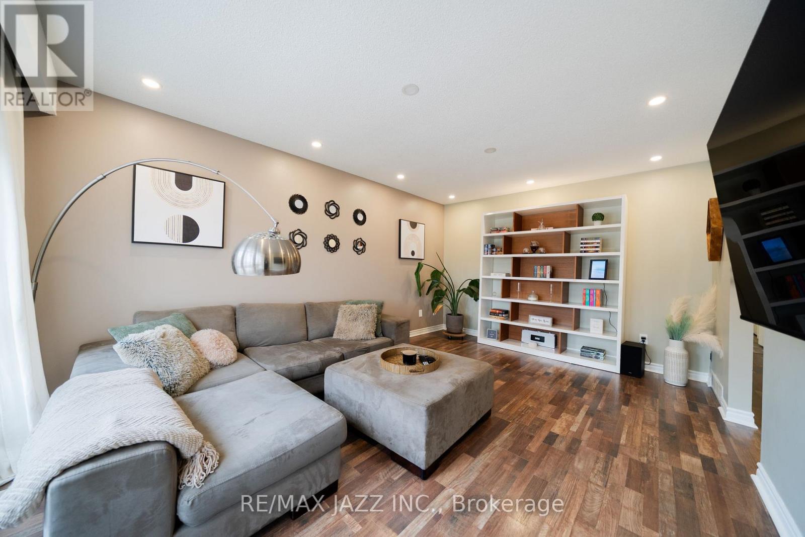 1007 Cardinal Court, Oshawa, Ontario  L1G 6Y3 - Photo 6 - E12936516