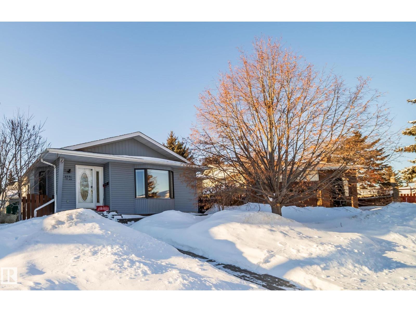 6931 14 AV NW, edmonton, Alberta