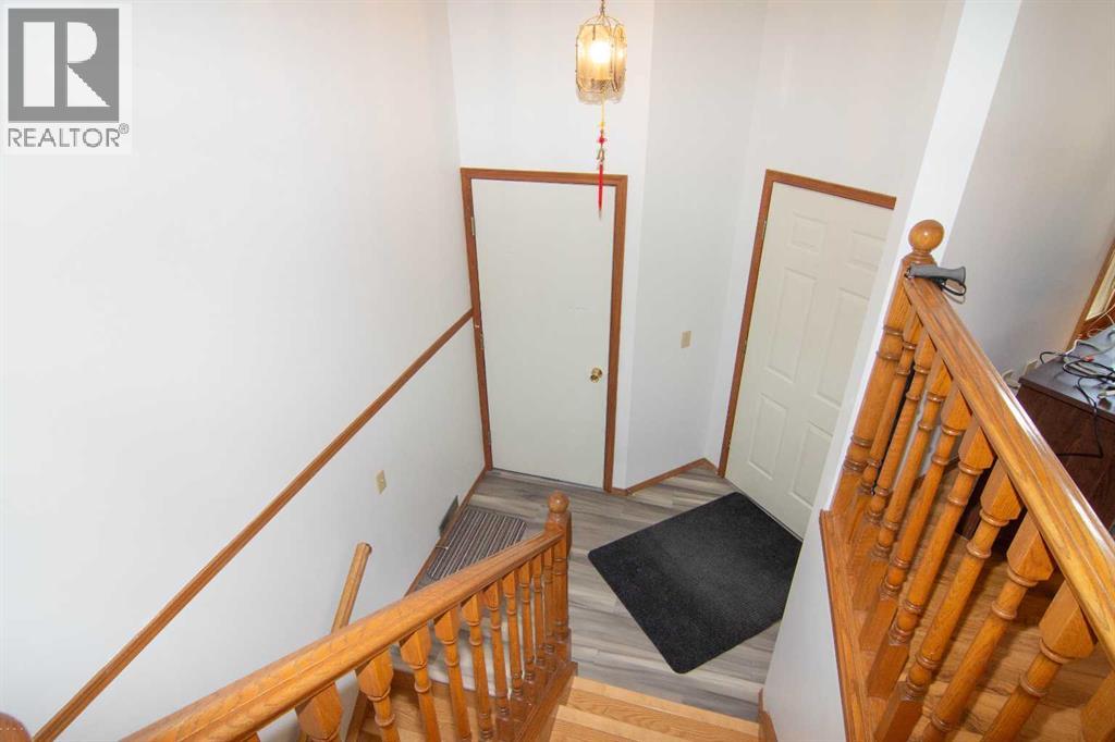 237 Sandarac Drive Nw, Calgary, Alberta  T3K 3W8 - Photo 11 - A2289503