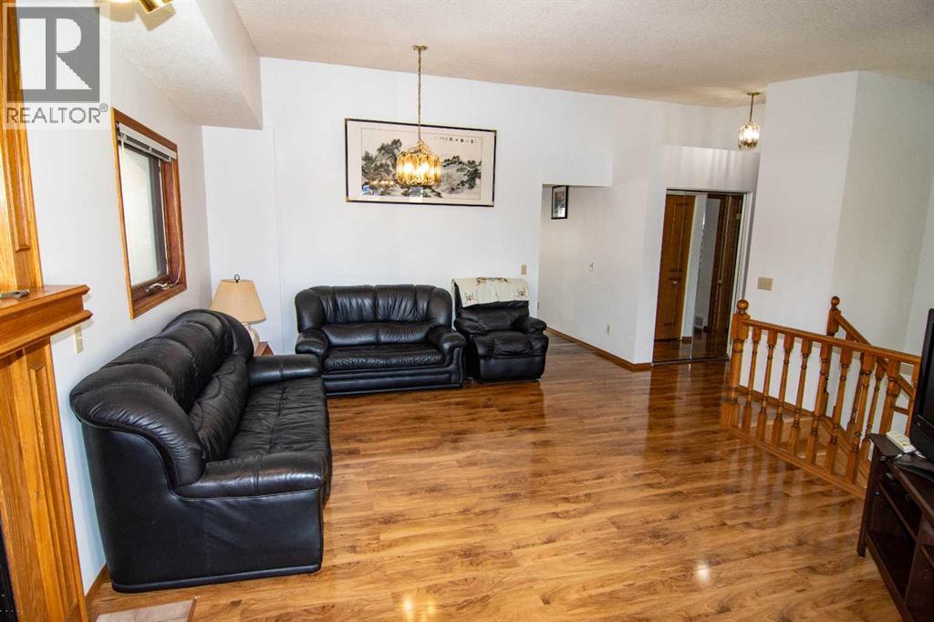 237 Sandarac Drive Nw, Calgary, Alberta  T3K 3W8 - Photo 10 - A2289503