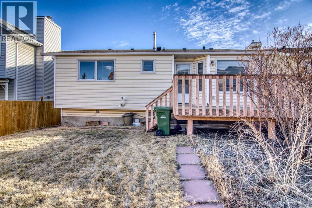 237 Sandarac Drive Nw, Calgary, Alberta  T3K 3W8 - Photo 3 - A2289503