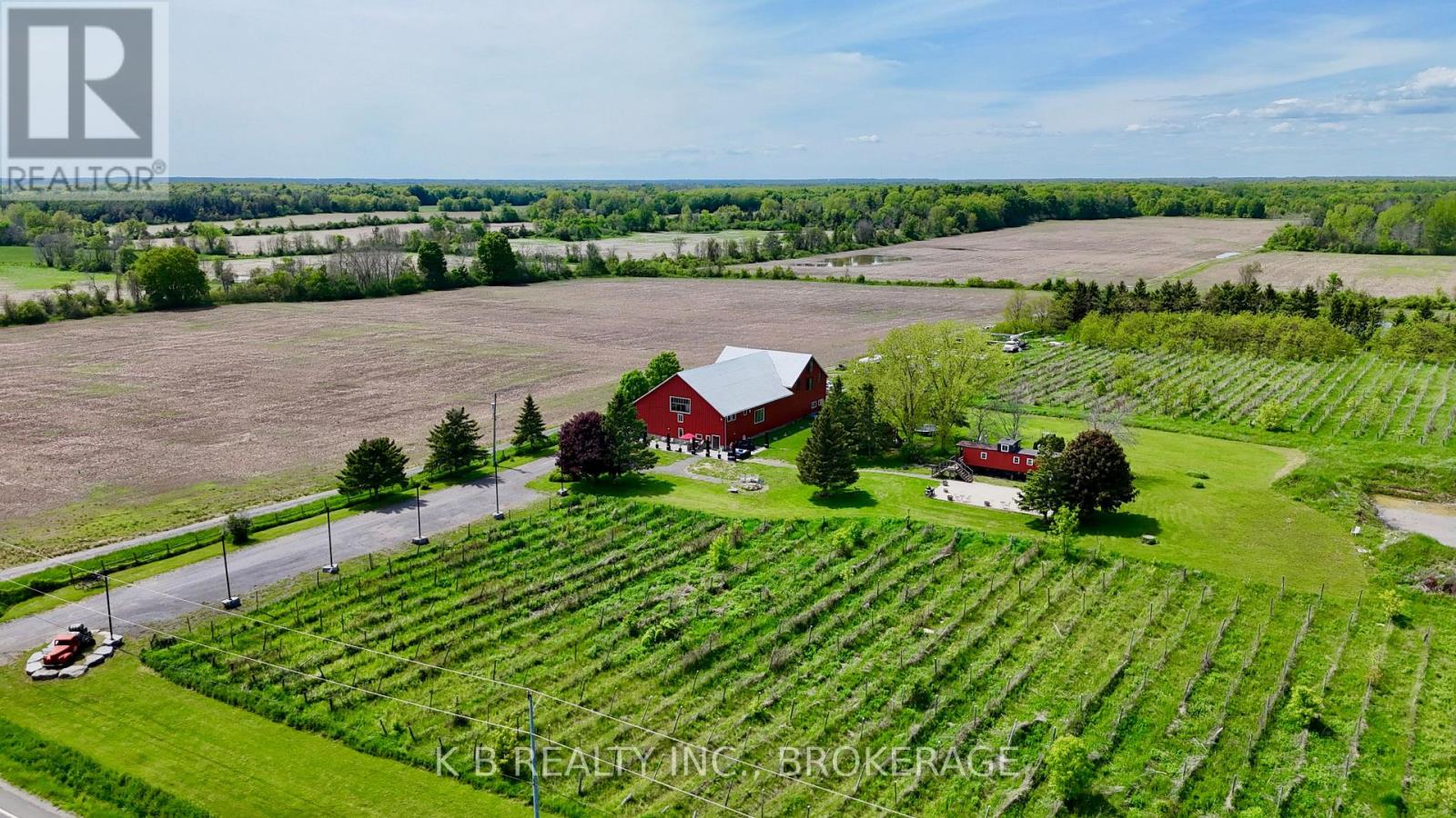 9261 LOYALIST PARKWAY, Greater Napanee, Ontario