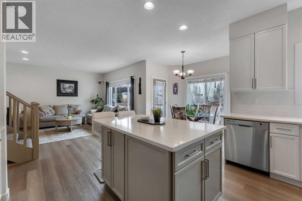 89 Everhollow Rise Sw, Calgary, Alberta  T2Y 0B1 - Photo 6 - A2296517