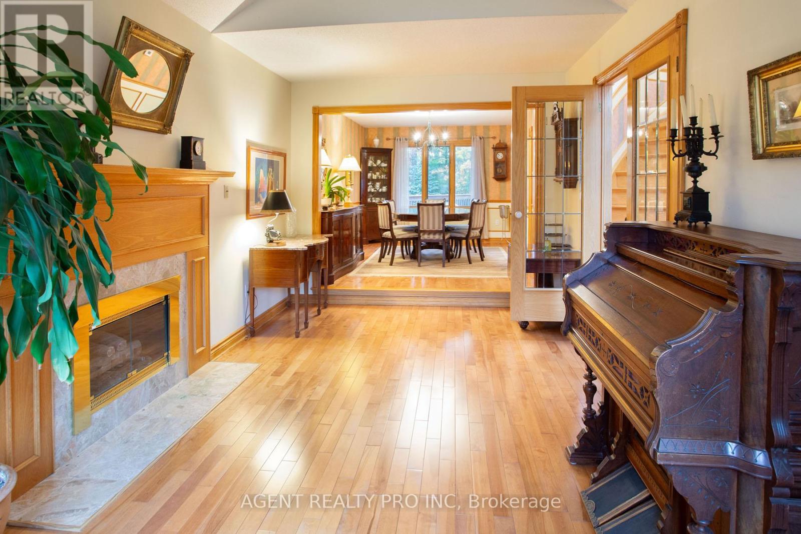 922 Country Club Crescent, London South, Ontario  N6C 5R5 - Photo 19 - X12936528