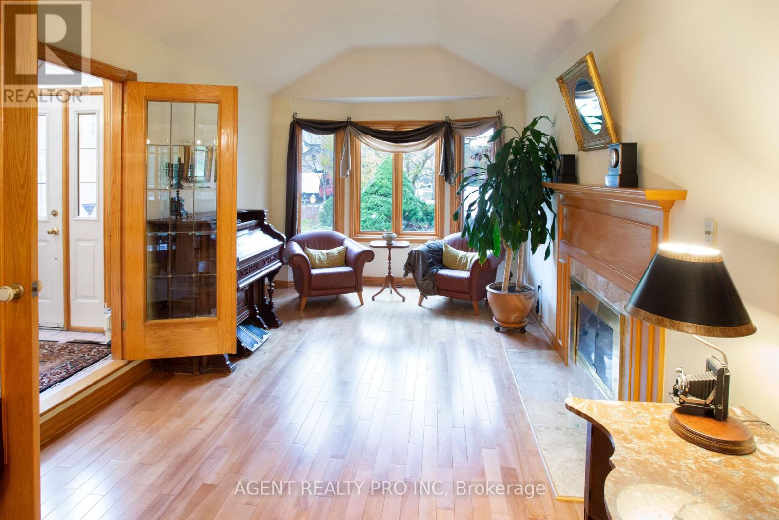 922 Country Club Crescent, London South, Ontario  N6C 5R5 - Photo 21 - X12936528