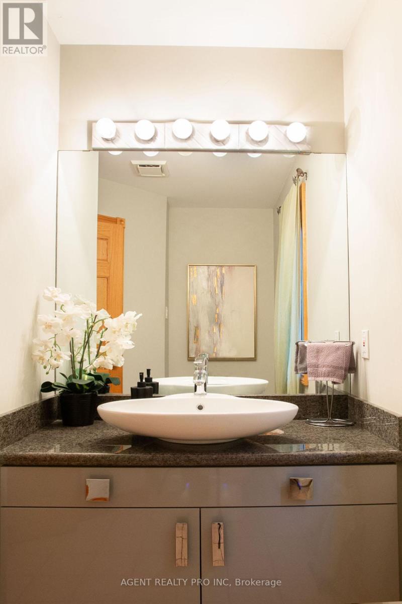 922 Country Club Crescent, London South, Ontario  N6C 5R5 - Photo 24 - X12936528