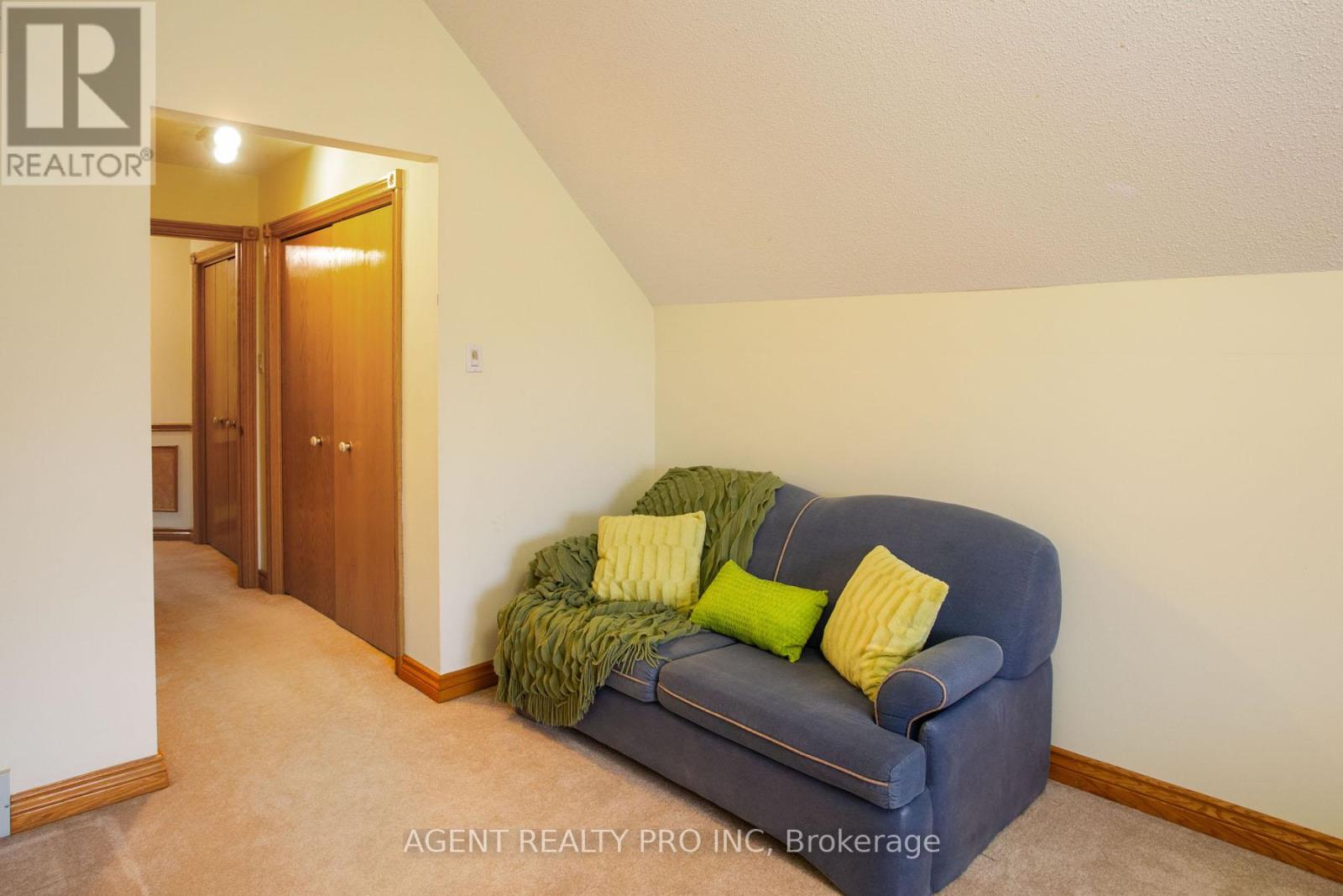 922 Country Club Crescent, London South, Ontario  N6C 5R5 - Photo 37 - X12936528