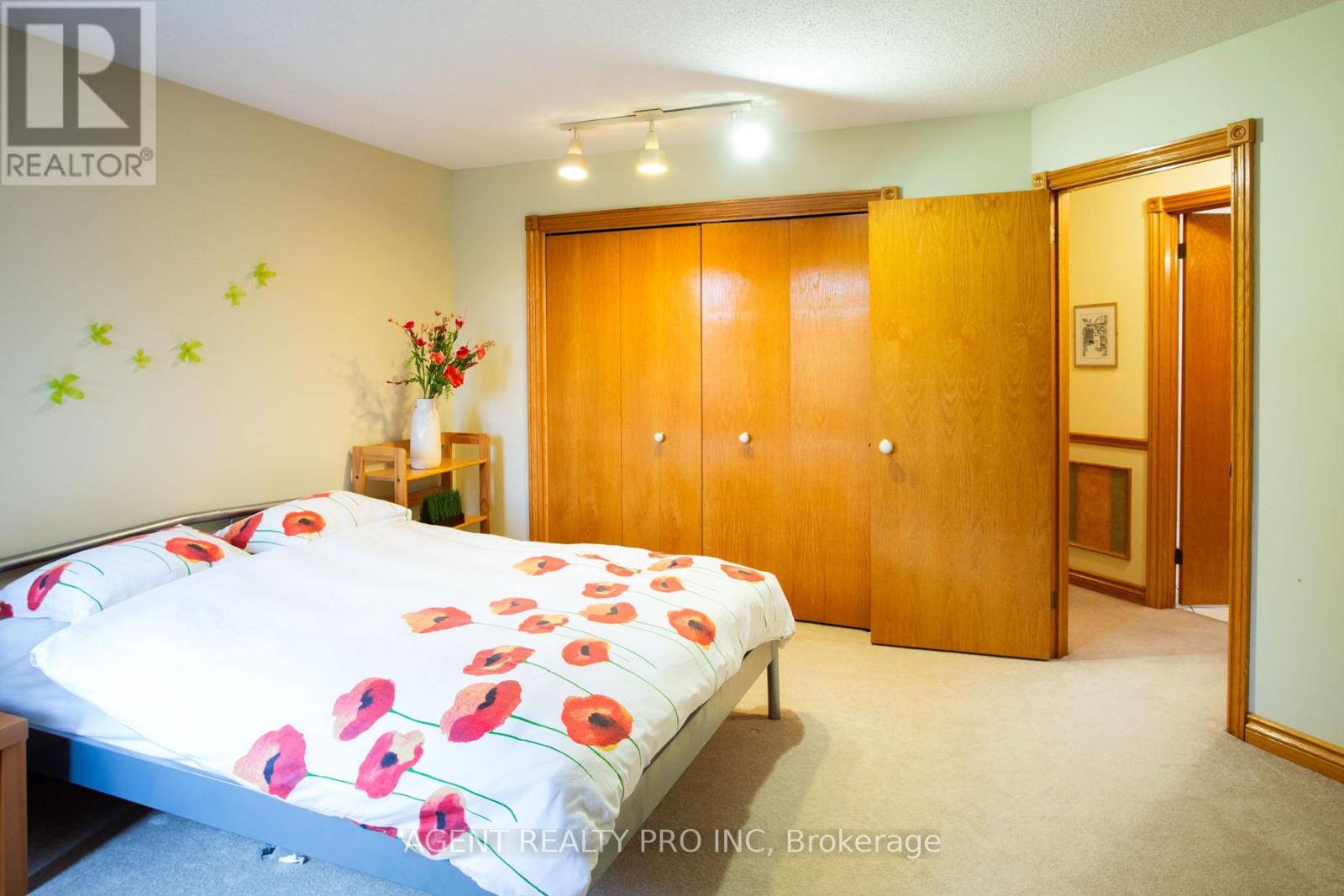 922 Country Club Crescent, London South, Ontario  N6C 5R5 - Photo 39 - X12936528