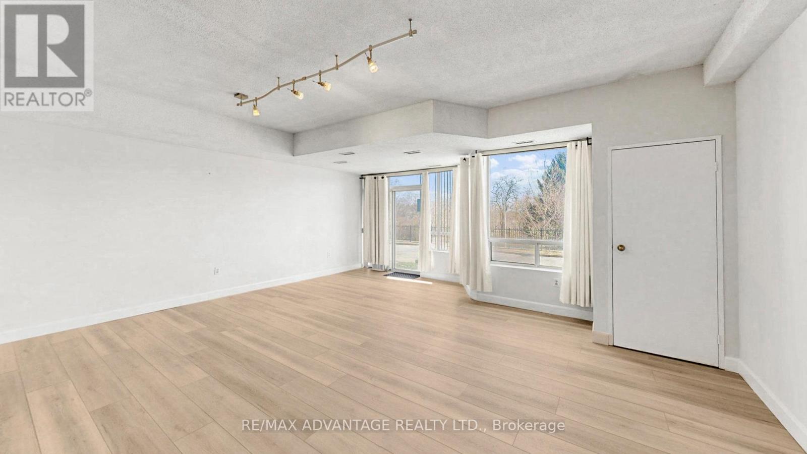 106 - 521 Riverside Drive, London North, Ontario  N6H 5E2 - Photo 3 - X12936532