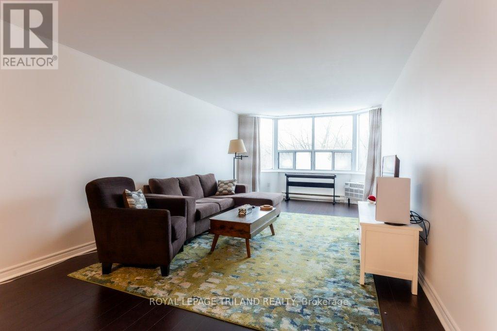 1002 - 55 Green Valley Drive, Kitchener, Ontario  N2P 1Z6 - Photo 11 - X12936546