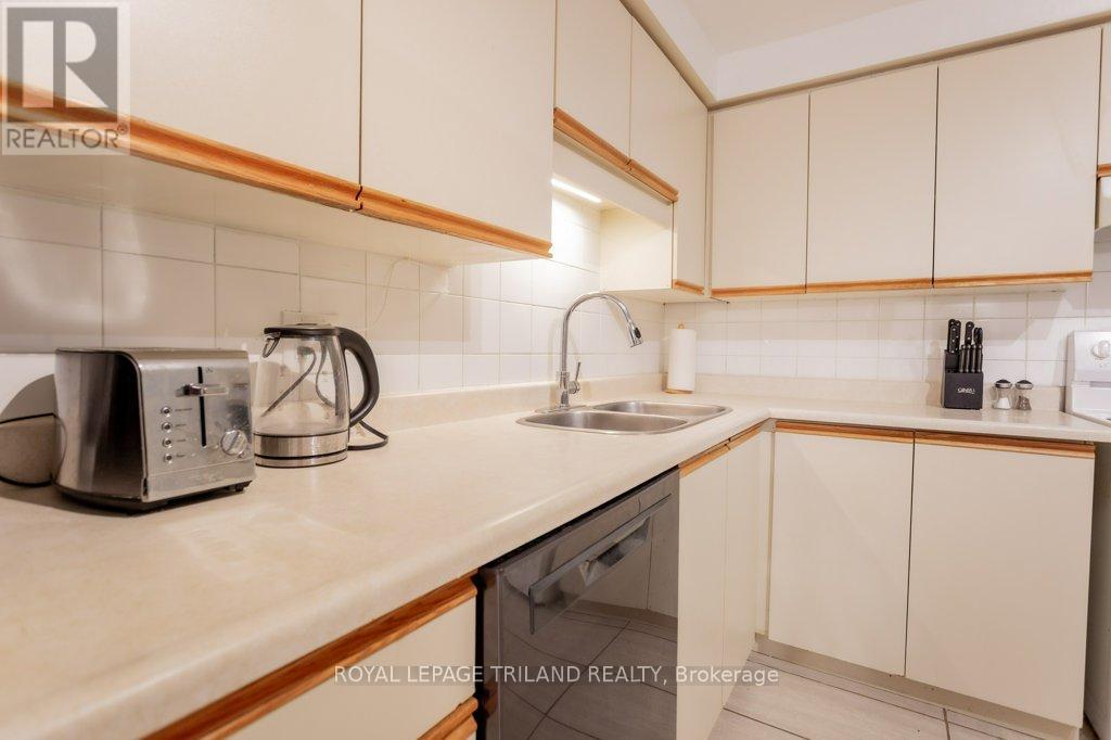 1002 - 55 Green Valley Drive, Kitchener, Ontario  N2P 1Z6 - Photo 17 - X12936546