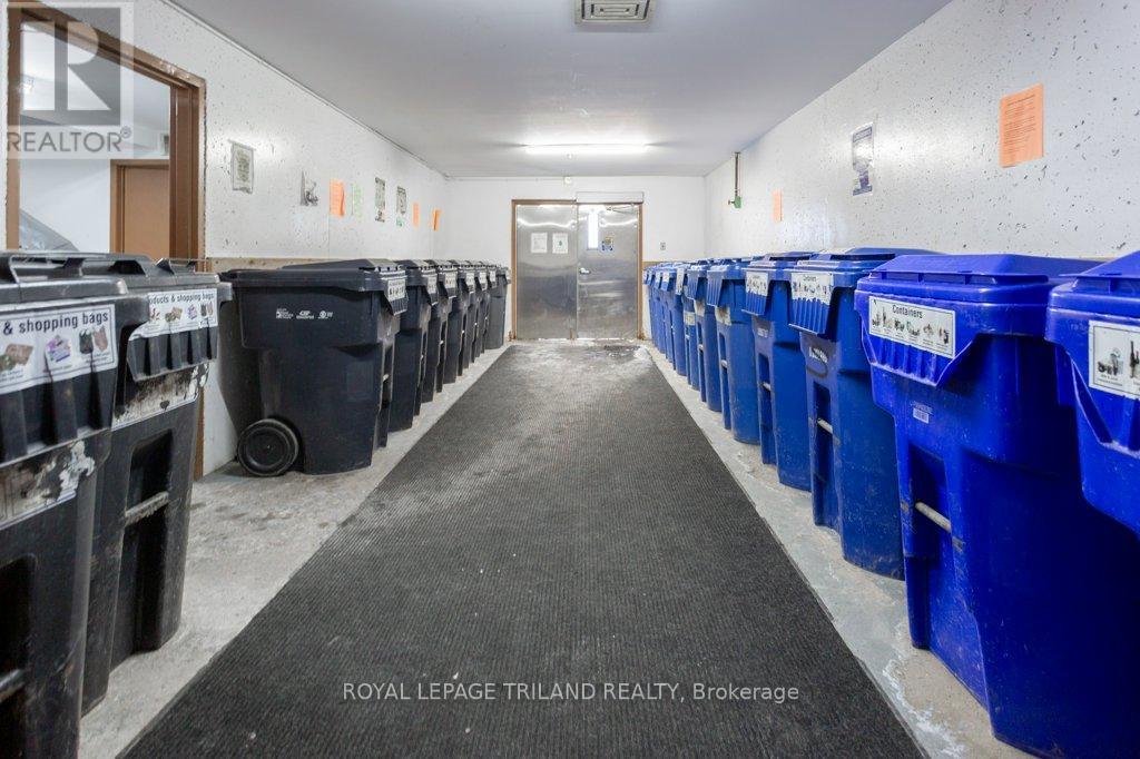 1002 - 55 Green Valley Drive, Kitchener, Ontario  N2P 1Z6 - Photo 34 - X12936546