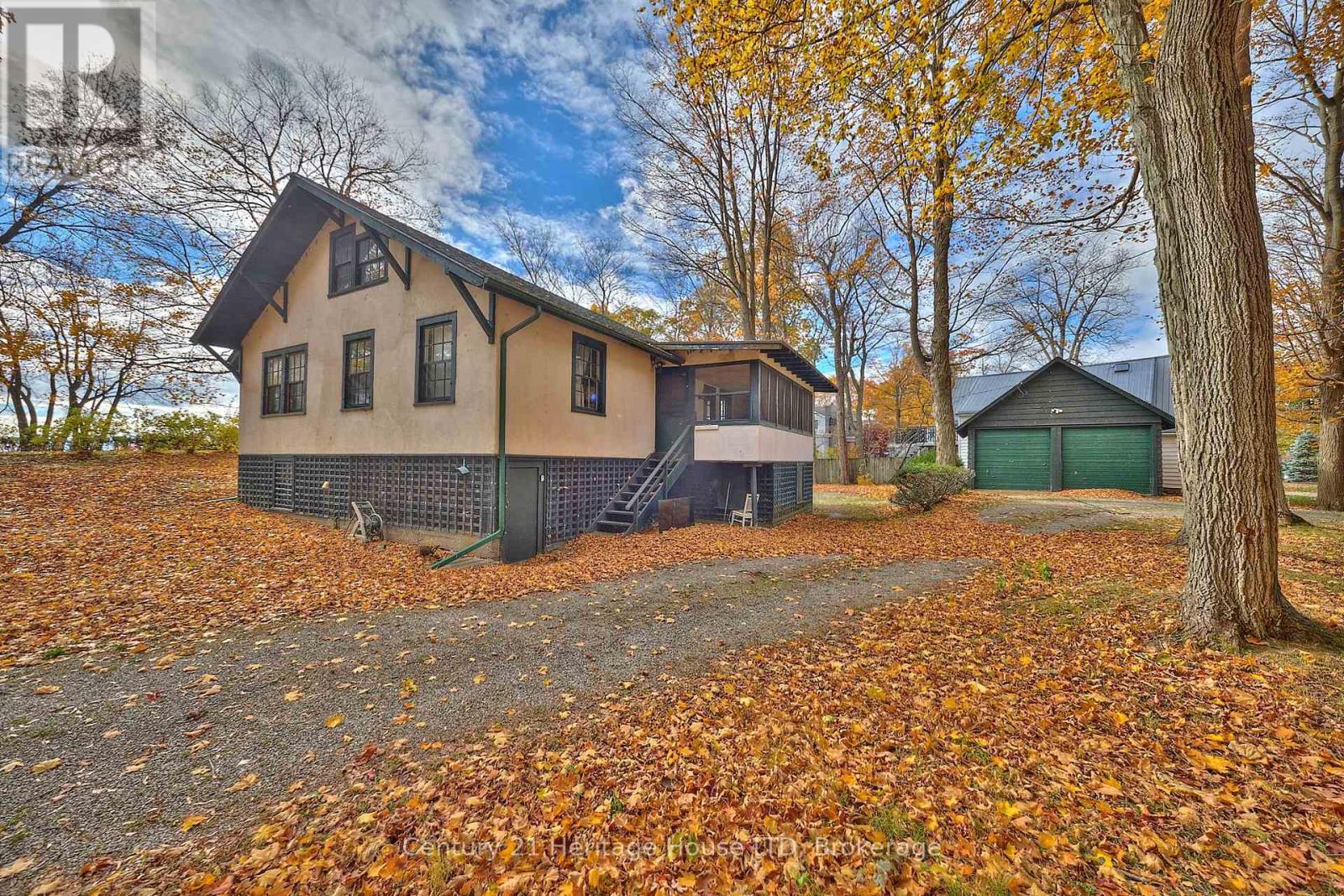 1033 Firelane 1 Road, Port Colborne, Ontario L3K 5V3 - Photo 2 - X12523836