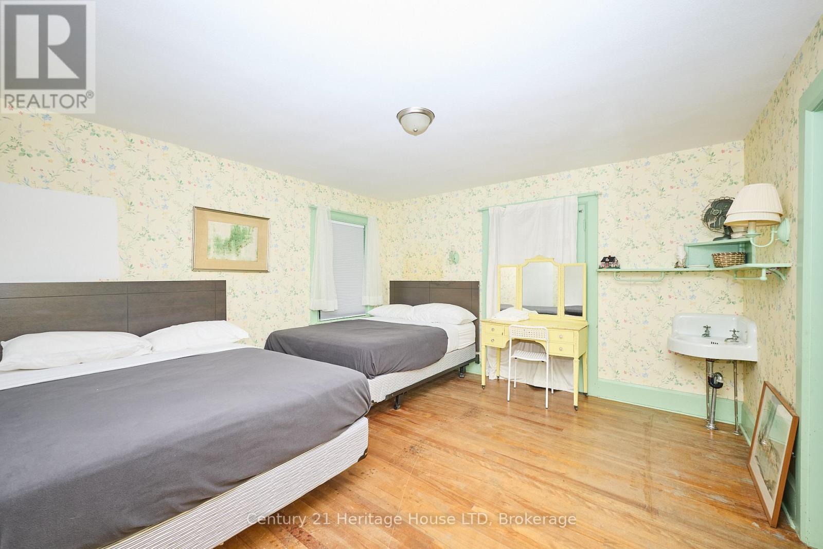 1033 Firelane 1 Road, Port Colborne, Ontario L3K 5V3 - Photo 27 - X12523836