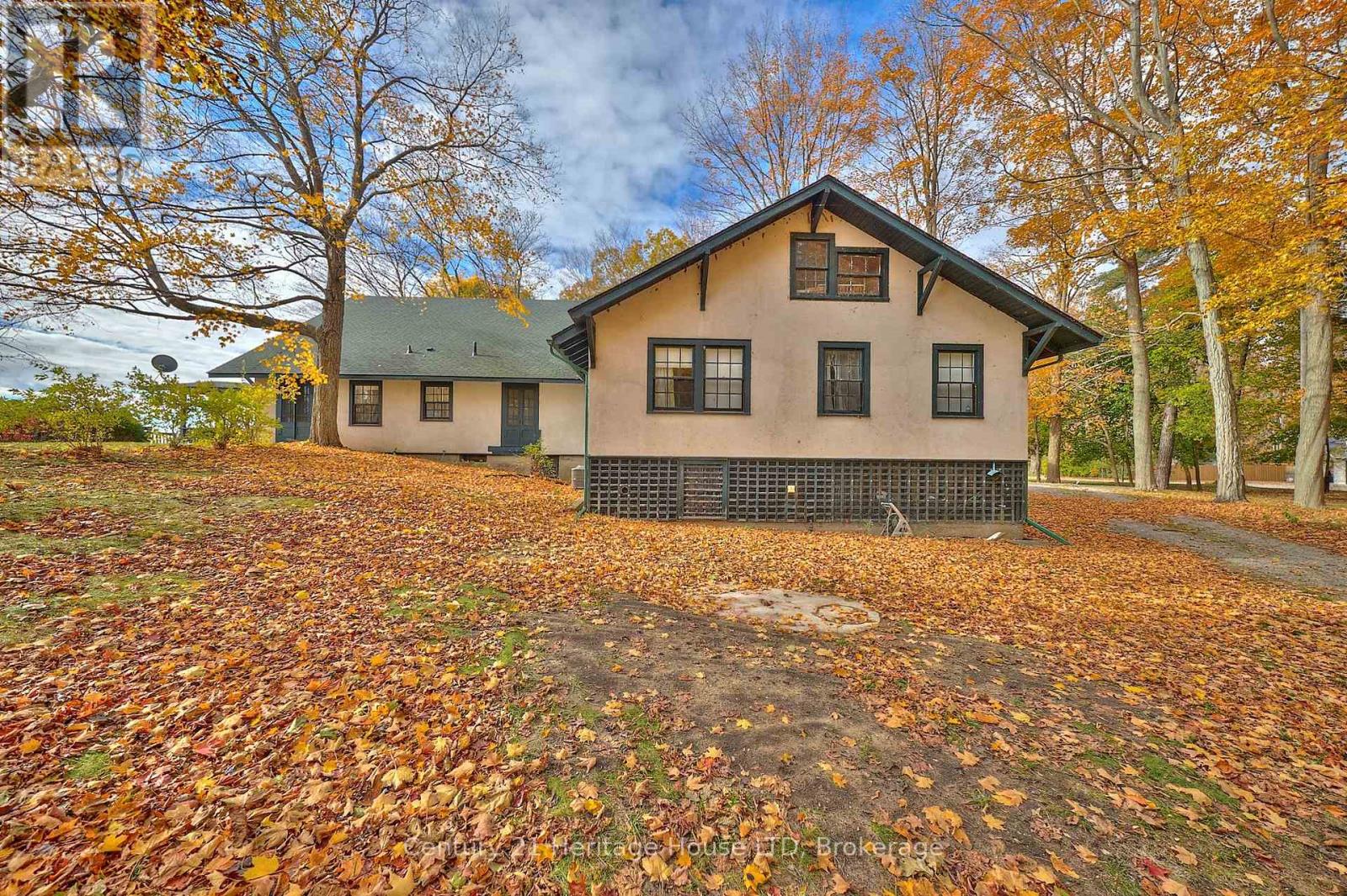 1033 Firelane 1 Road, Port Colborne, Ontario L3K 5V3 - Photo 3 - X12523836