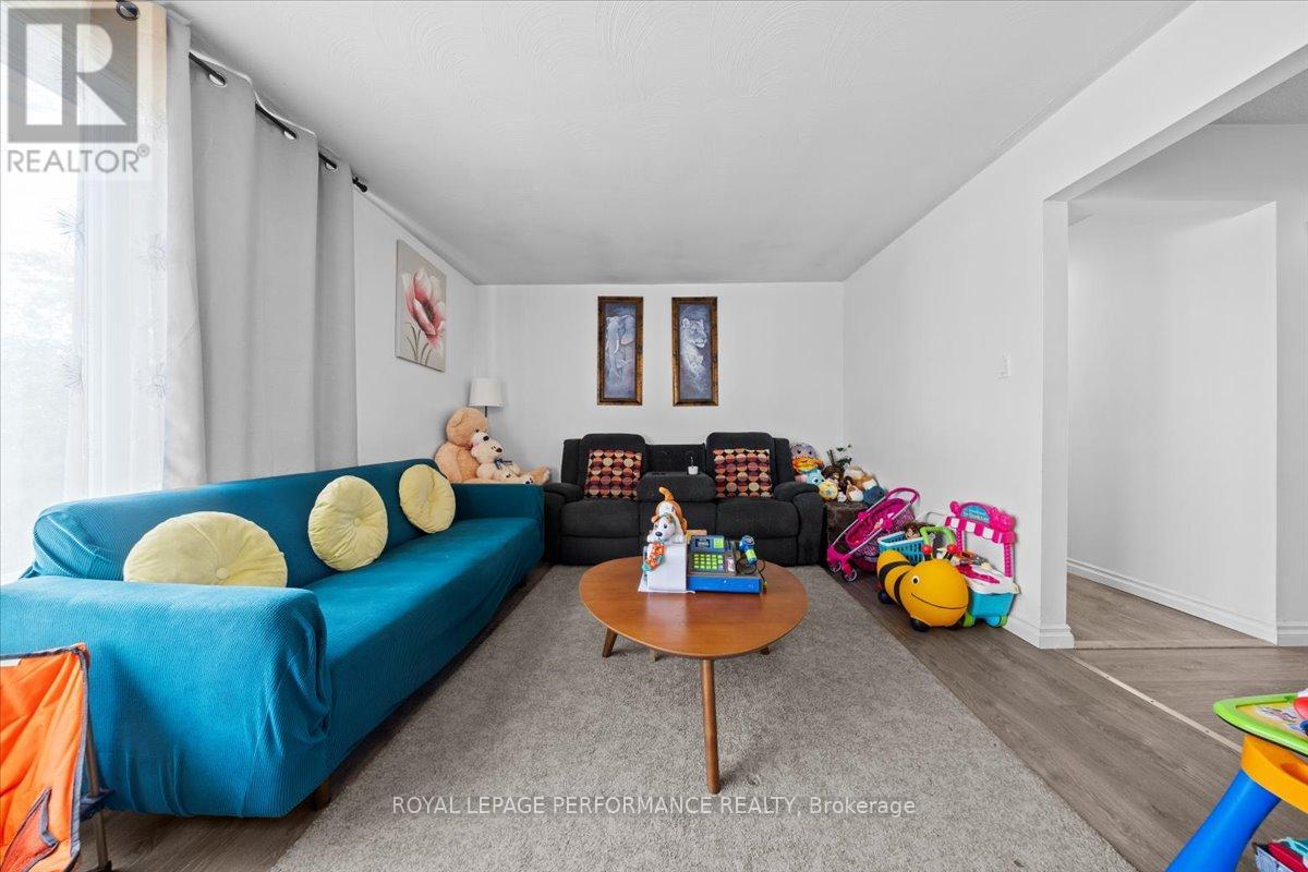 2 - 1702 Russell Road, Ottawa, Ontario  K1G 0M9 - Photo 2 - X12936510