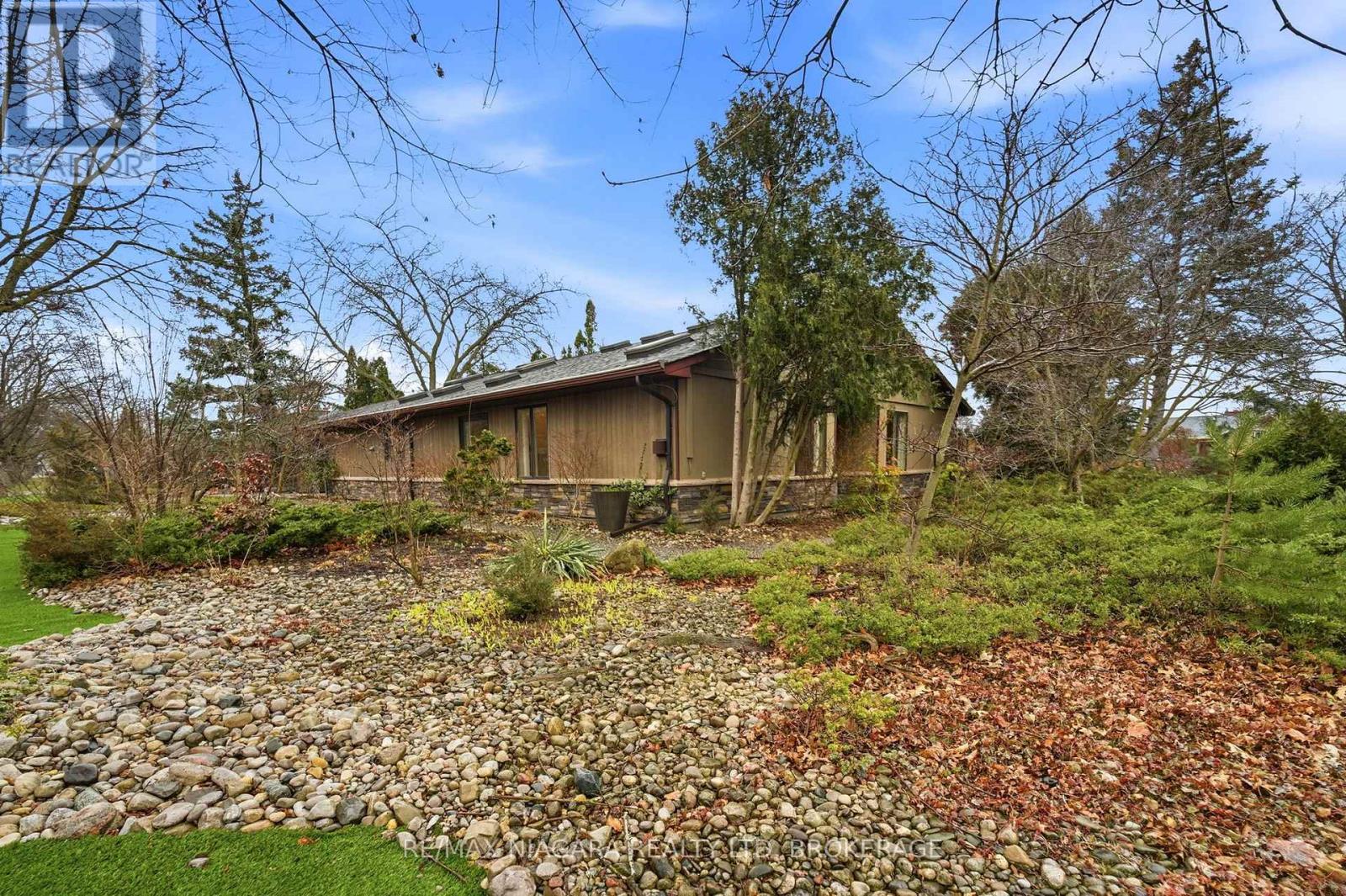 1 Springbank Drive, St. Catharines (Ridley), Ontario  L2S 2K1 - Photo 34 - X12936580