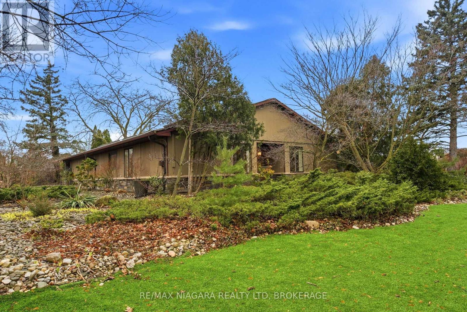 1 Springbank Drive, St. Catharines, Ontario  L2S 2K1 - Photo 4 - X12936580