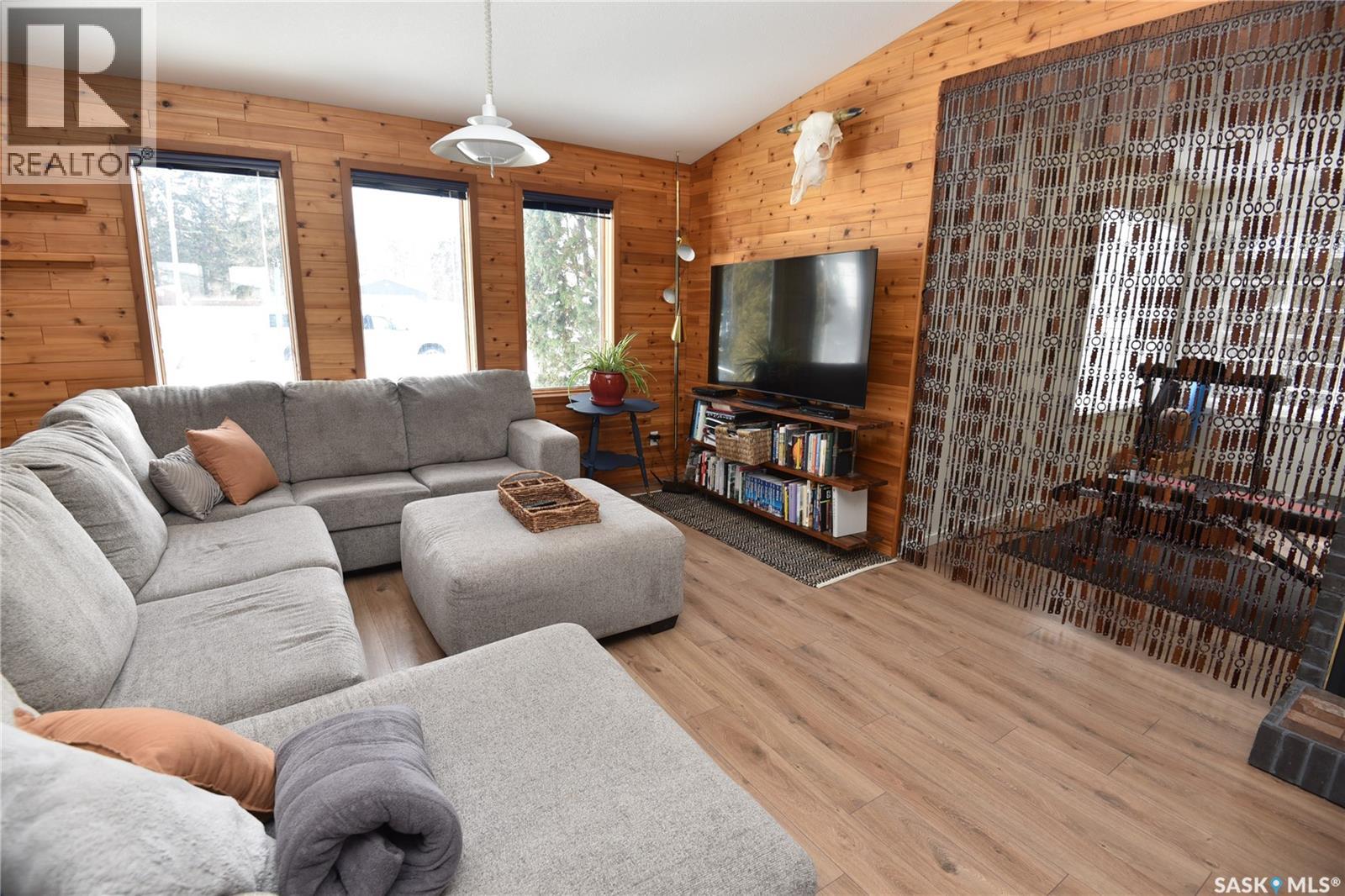 115 4th Avenue E, Nipawin, Saskatchewan  S0E 1E0 - Photo 12 - SK031618