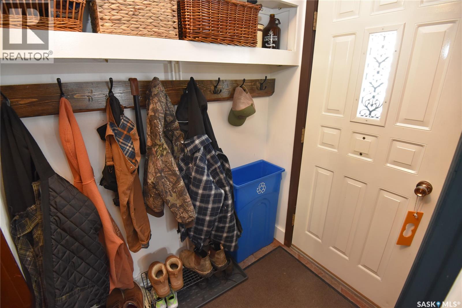 115 4th Avenue E, Nipawin, Saskatchewan  S0E 1E0 - Photo 3 - SK031618