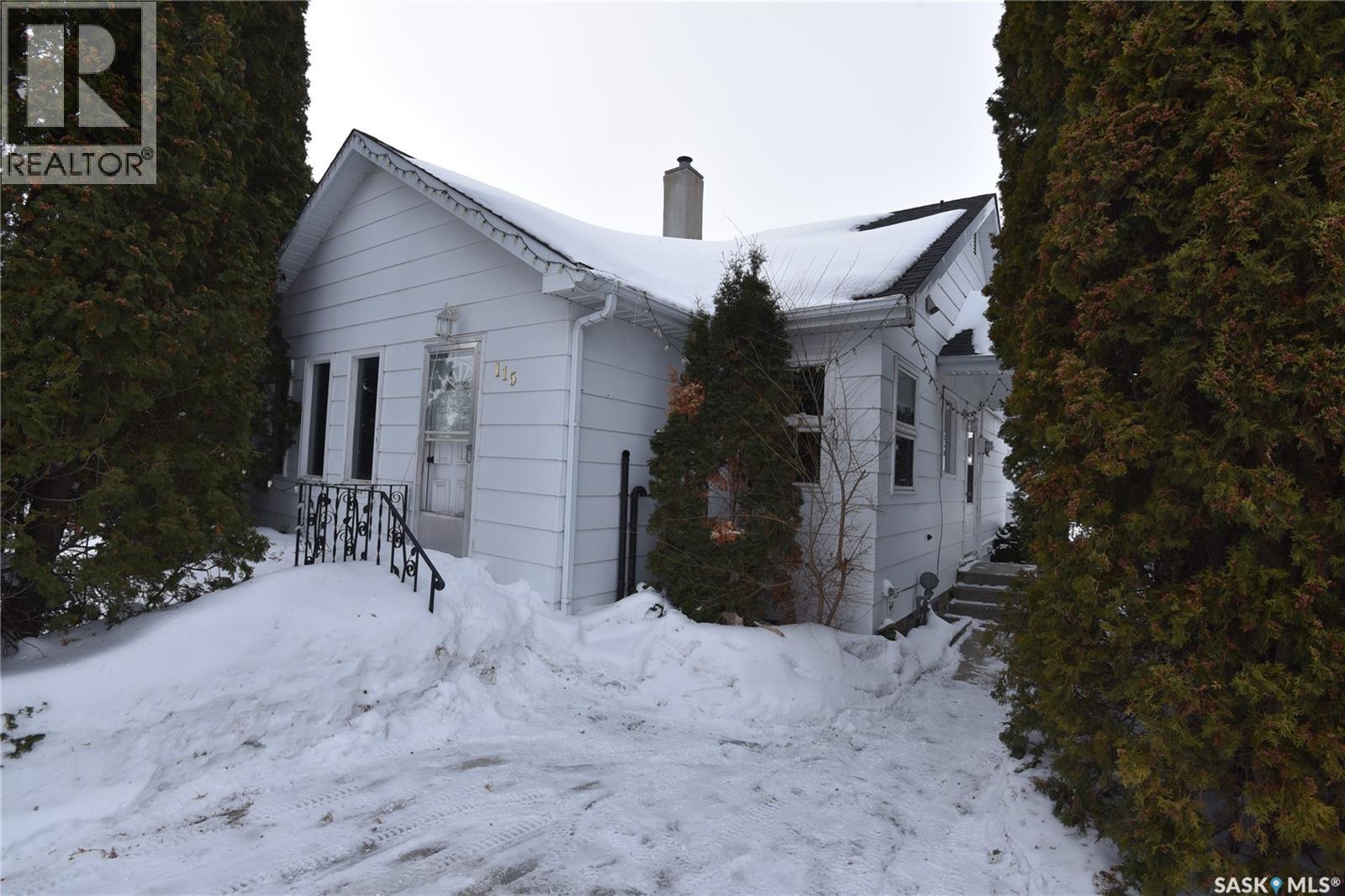 115 4th Avenue E, Nipawin, Saskatchewan  S0E 1E0 - Photo 34 - SK031618