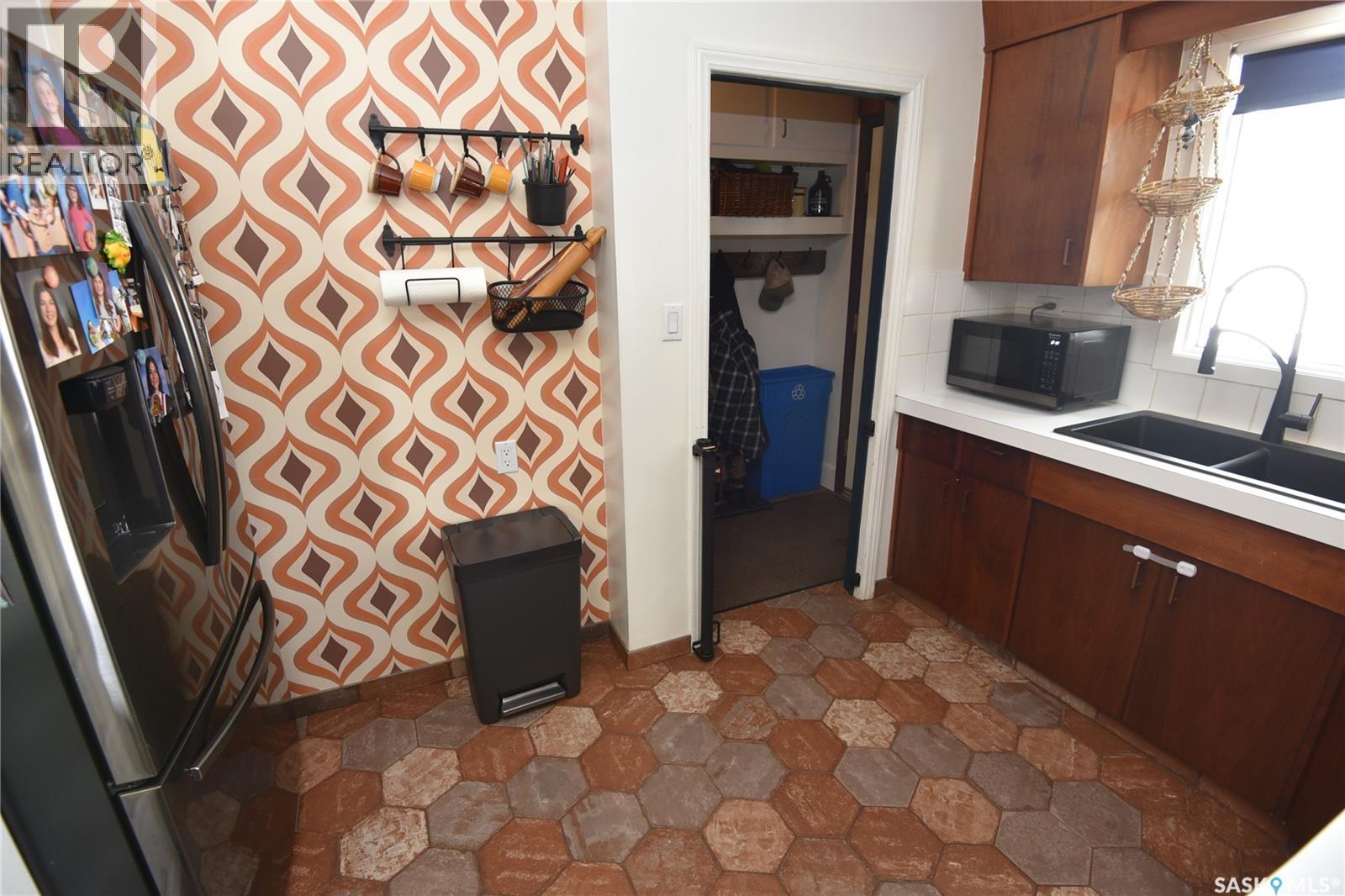 115 4th Avenue E, Nipawin, Saskatchewan  S0E 1E0 - Photo 4 - SK031618