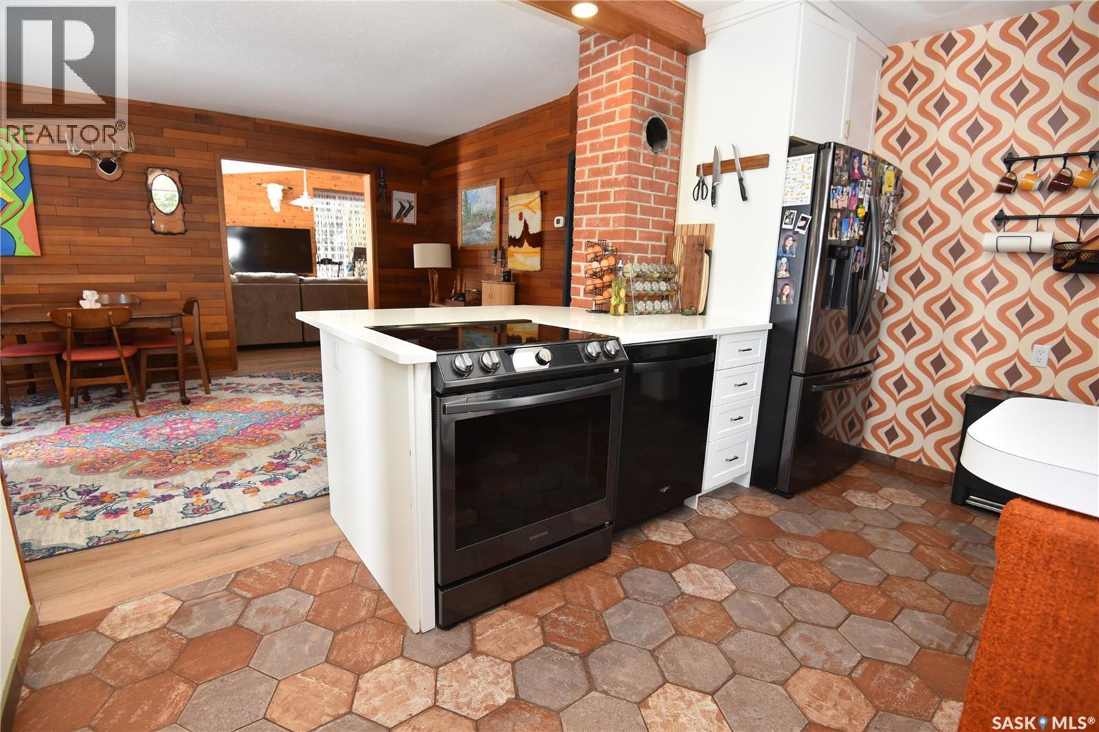 115 4th Avenue E, Nipawin, Saskatchewan  S0E 1E0 - Photo 7 - SK031618