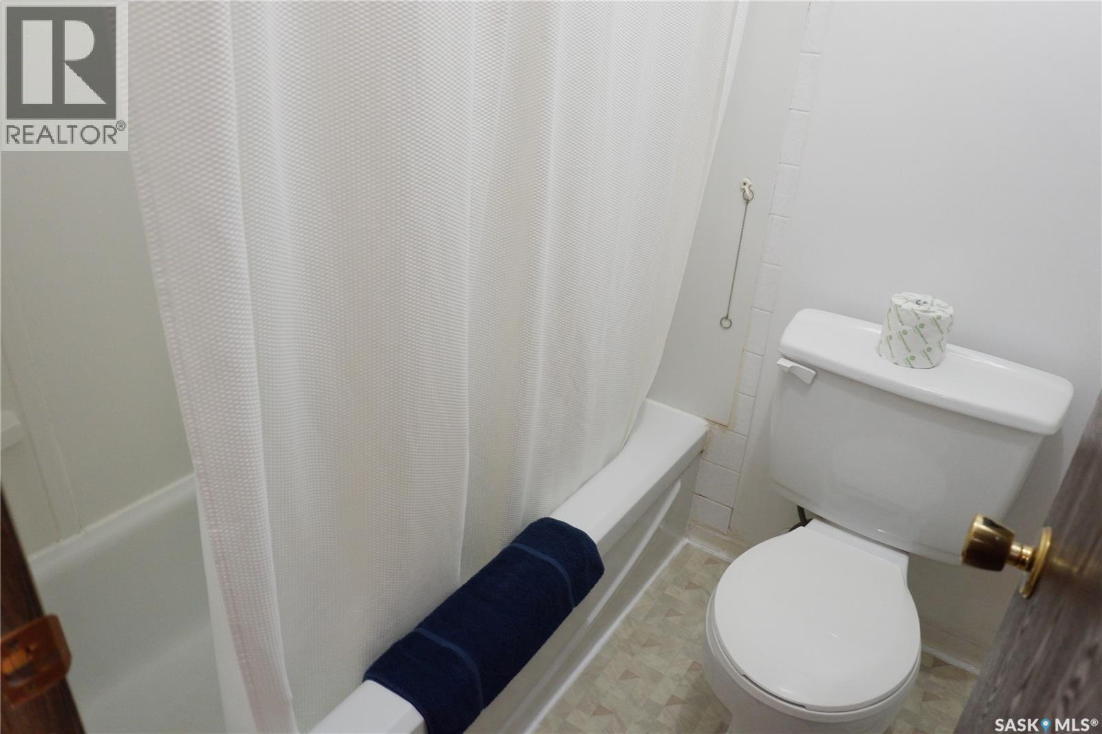 143 Railway Avenue, Coronach, Saskatchewan  S0H 0Z0 - Photo 10 - SK031594