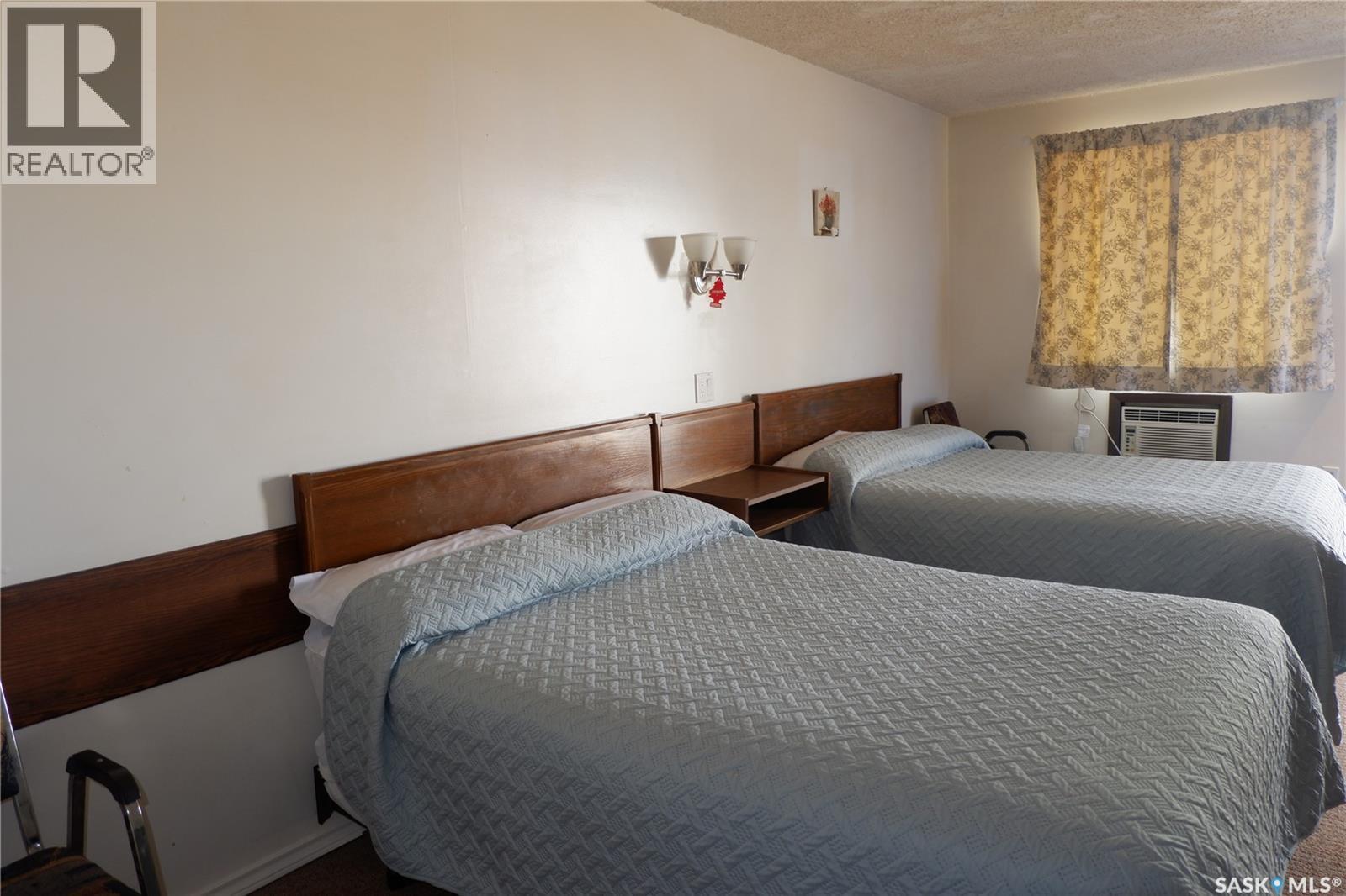 143 Railway Avenue, Coronach, Saskatchewan  S0H 0Z0 - Photo 12 - SK031594