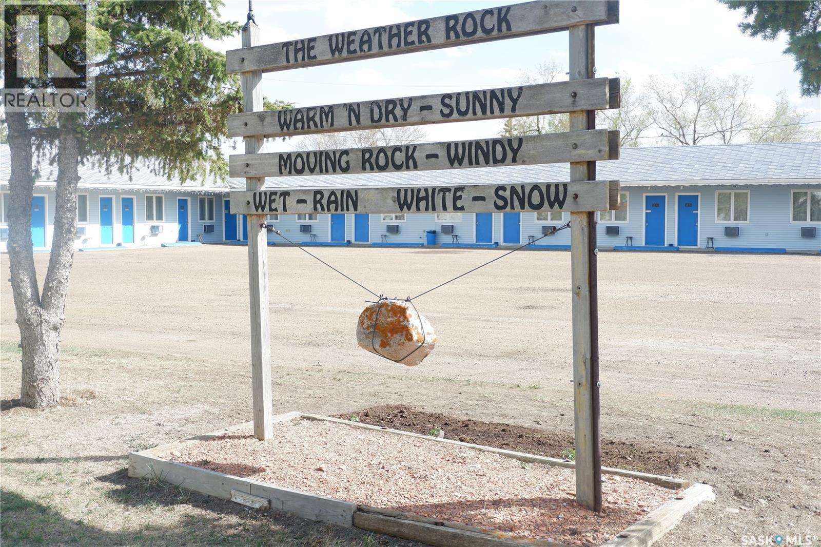 143 Railway Avenue, Coronach, Saskatchewan  S0H 0Z0 - Photo 7 - SK031594