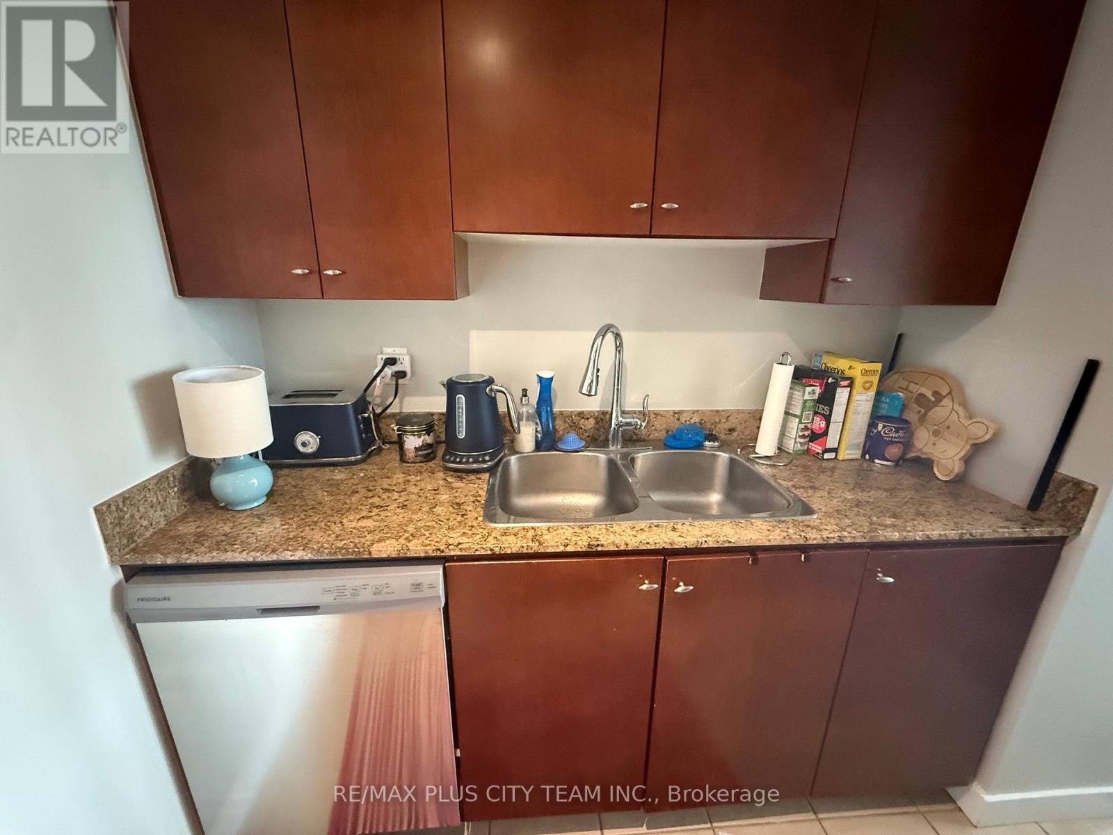 516 - 9 Spadina Avenue, Toronto, Ontario  M5V 3M5 - Photo 12 - C12936544