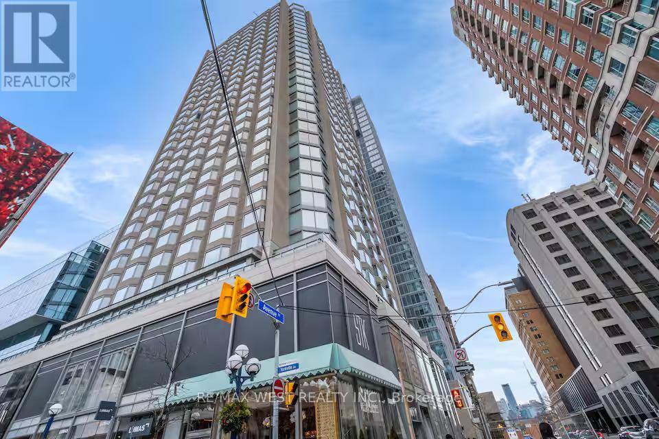 501 - 155 YORKVILLE AVENUE, Toronto, Ontario