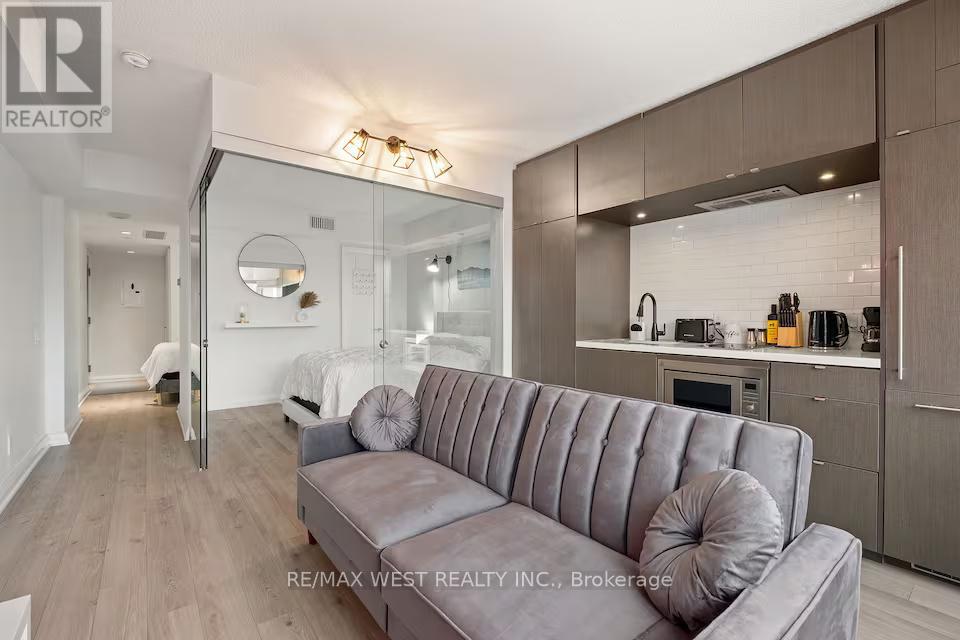 501 - 155 Yorkville Avenue, Toronto, Ontario  M5R 0B4 - Photo 14 - C12936596