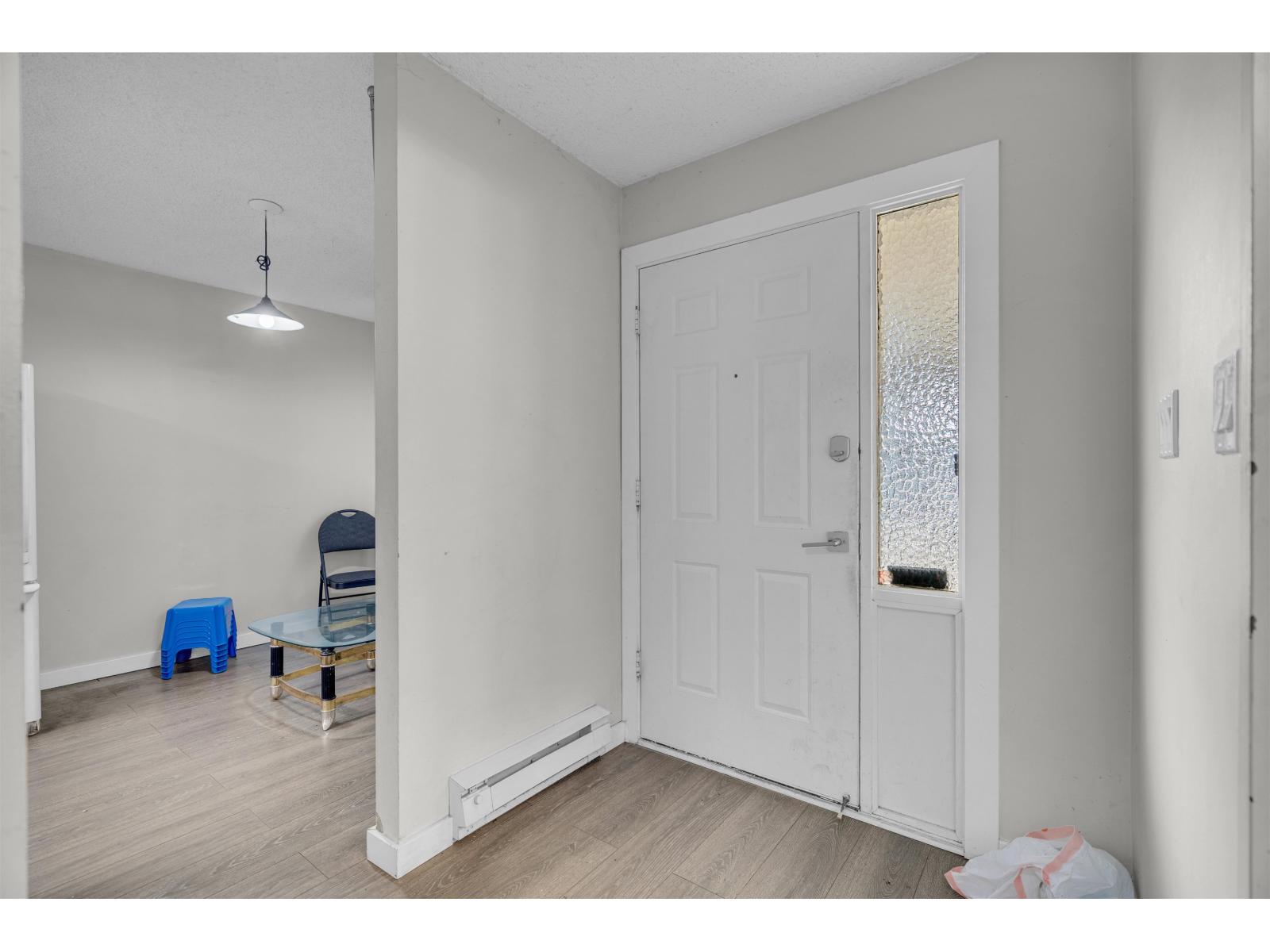 13335 70b Avenue, Surrey, British Columbia  V3W 7Z3 - Photo 5 - R3104040