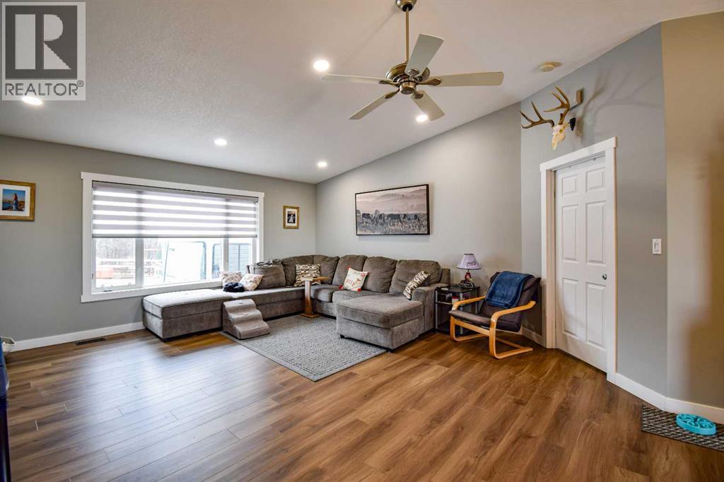 40391 Range Road, Rural Stettler No. 6, Alberta  T0C 2L0 - Photo 14 - A2295093