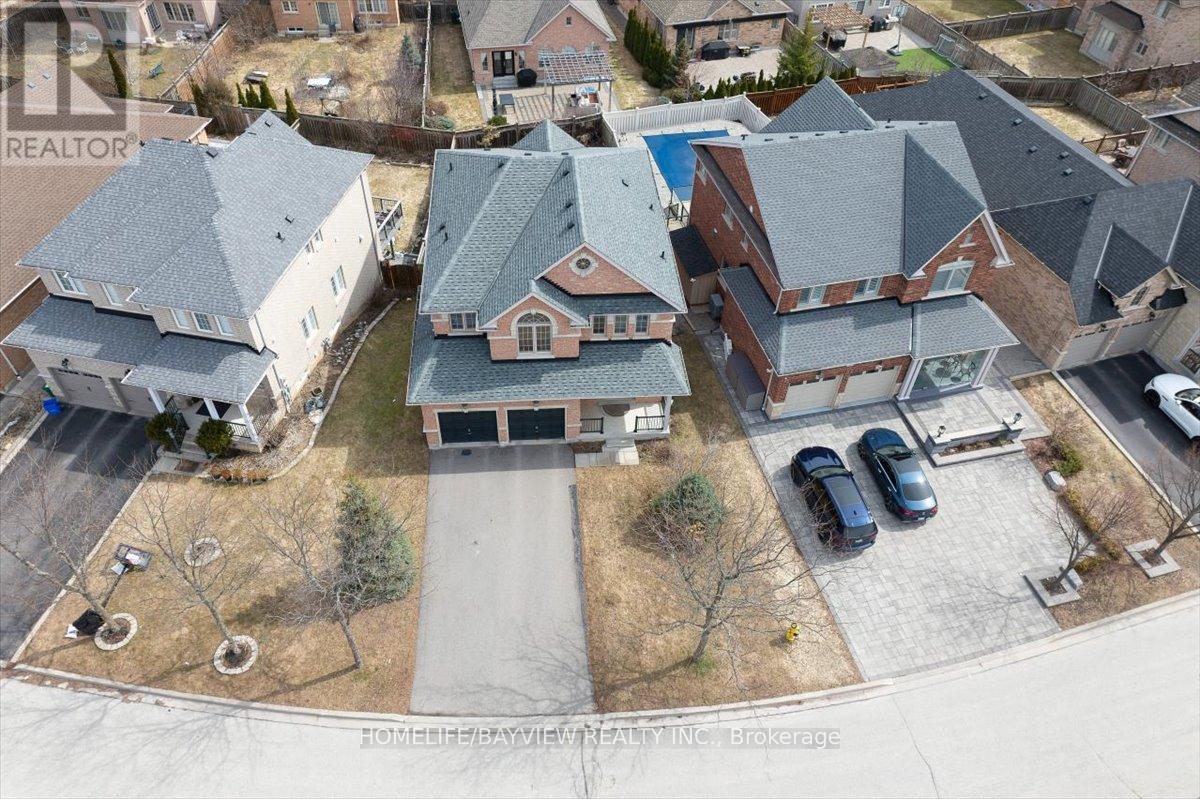 27 Donzi Lane, Vaughan, Ontario  L6A 0J3 - Photo 3 - N12936476