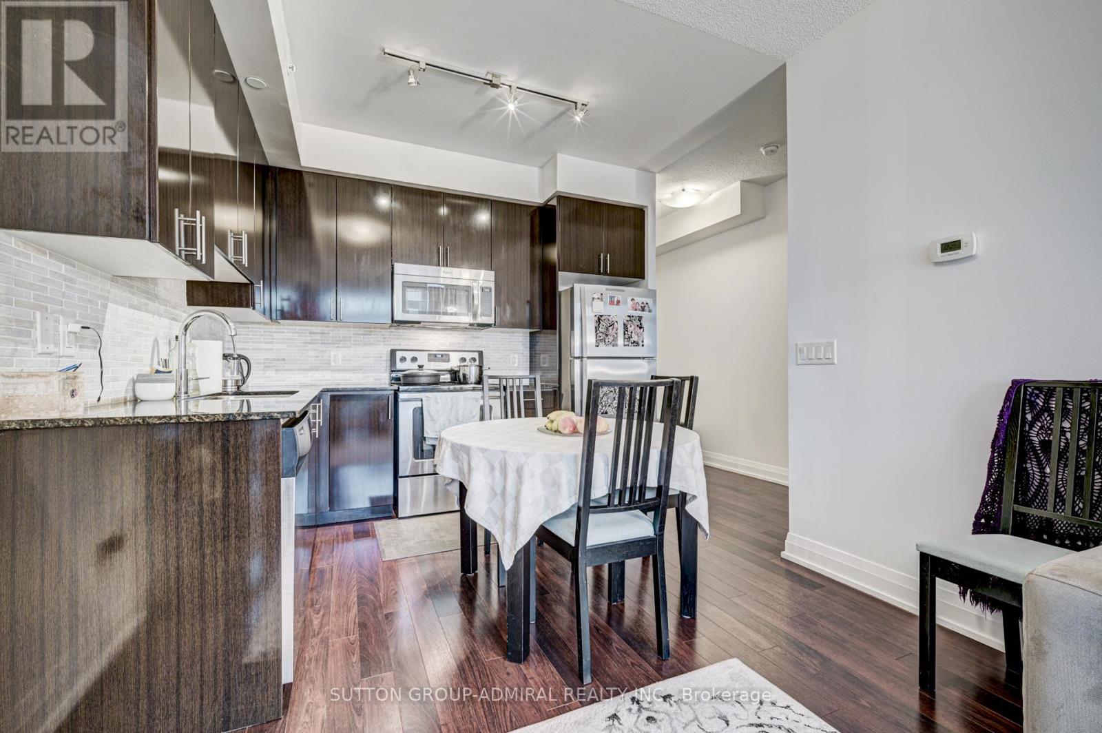 512 - 75 North Park Road, Vaughan, Ontario  L4J 0H8 - Photo 12 - N12936494