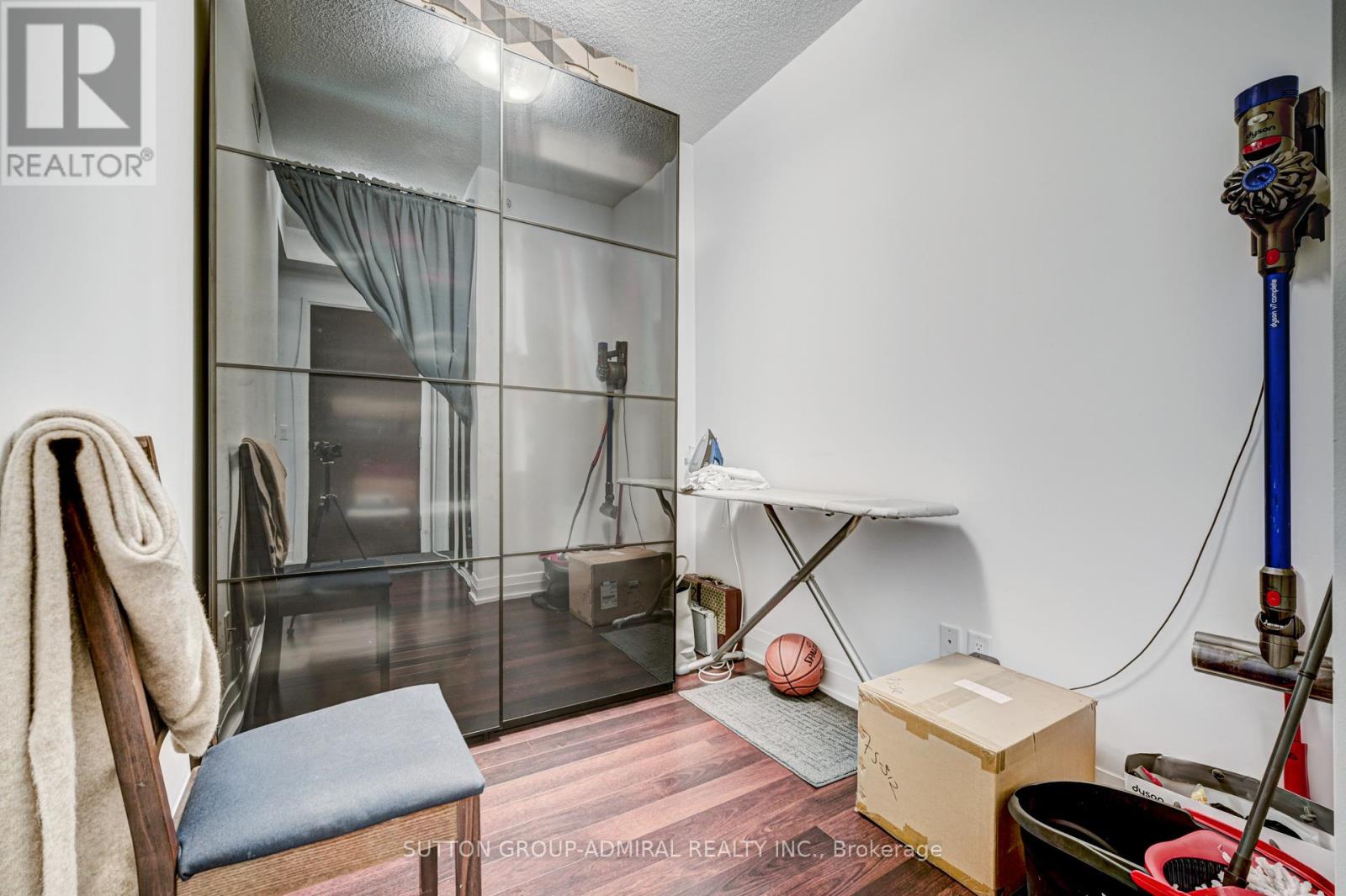 512 - 75 North Park Road, Vaughan, Ontario  L4J 0H8 - Photo 18 - N12936494