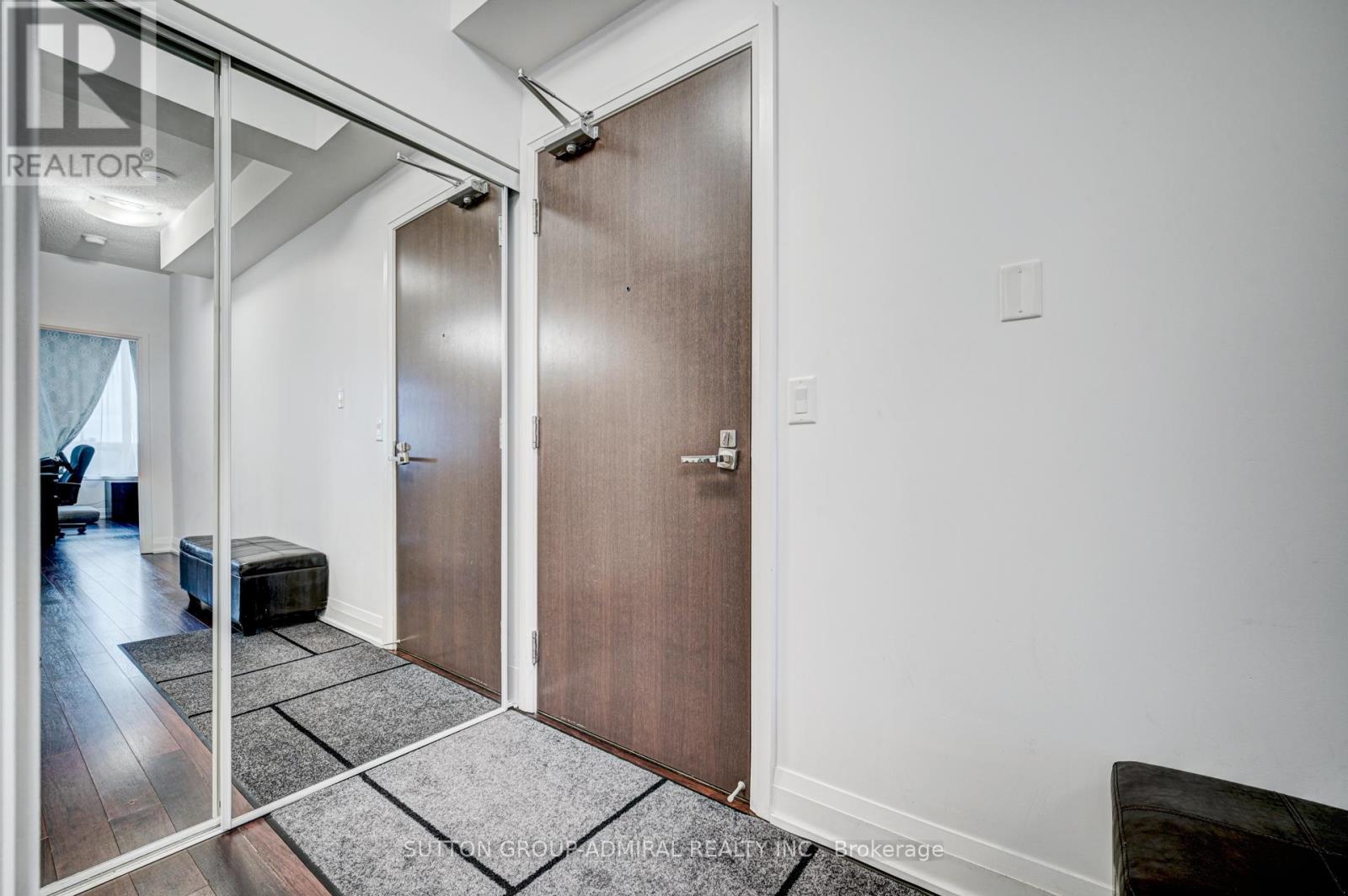 512 - 75 North Park Road, Vaughan, Ontario  L4J 0H8 - Photo 5 - N12936494