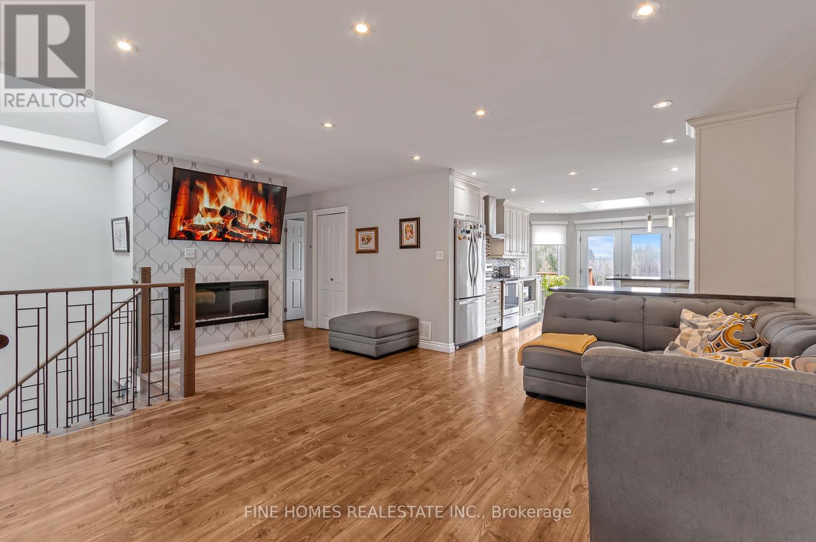 5895 Latimer Road, Georgina, Ontario  L0E 1R0 - Photo 9 - N12936646